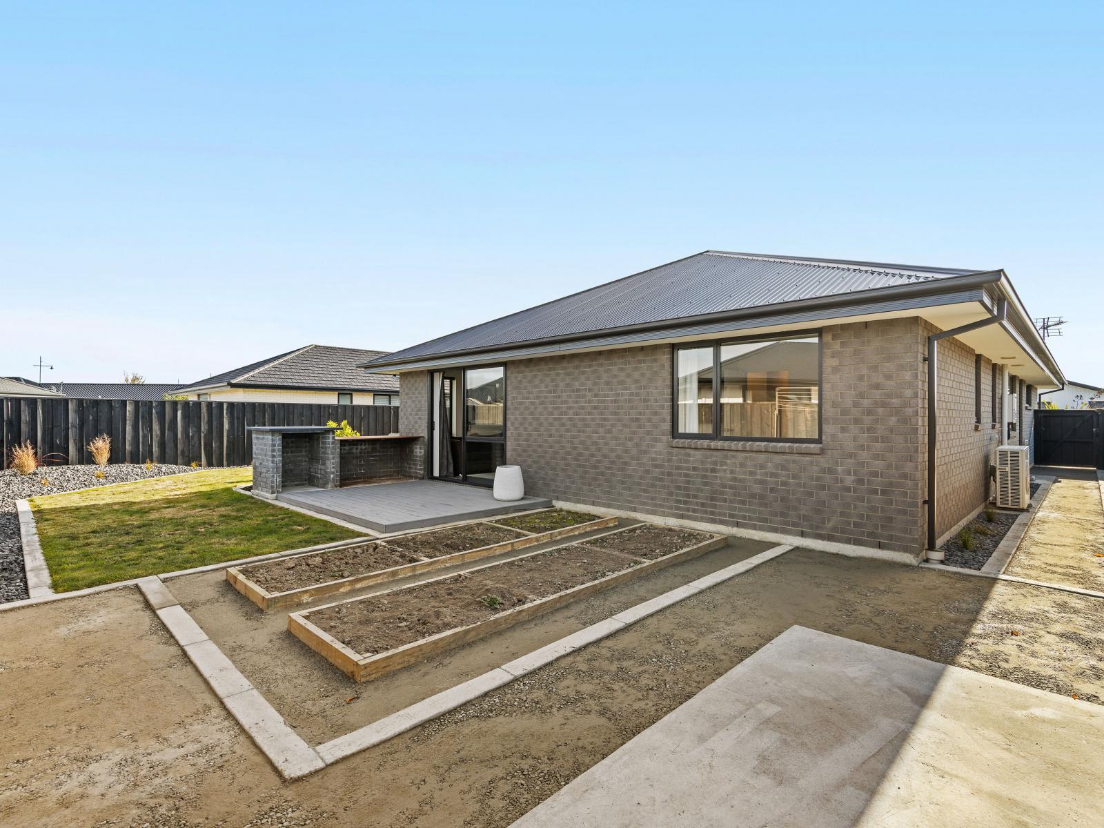 6 Helicon Street, Pegasus