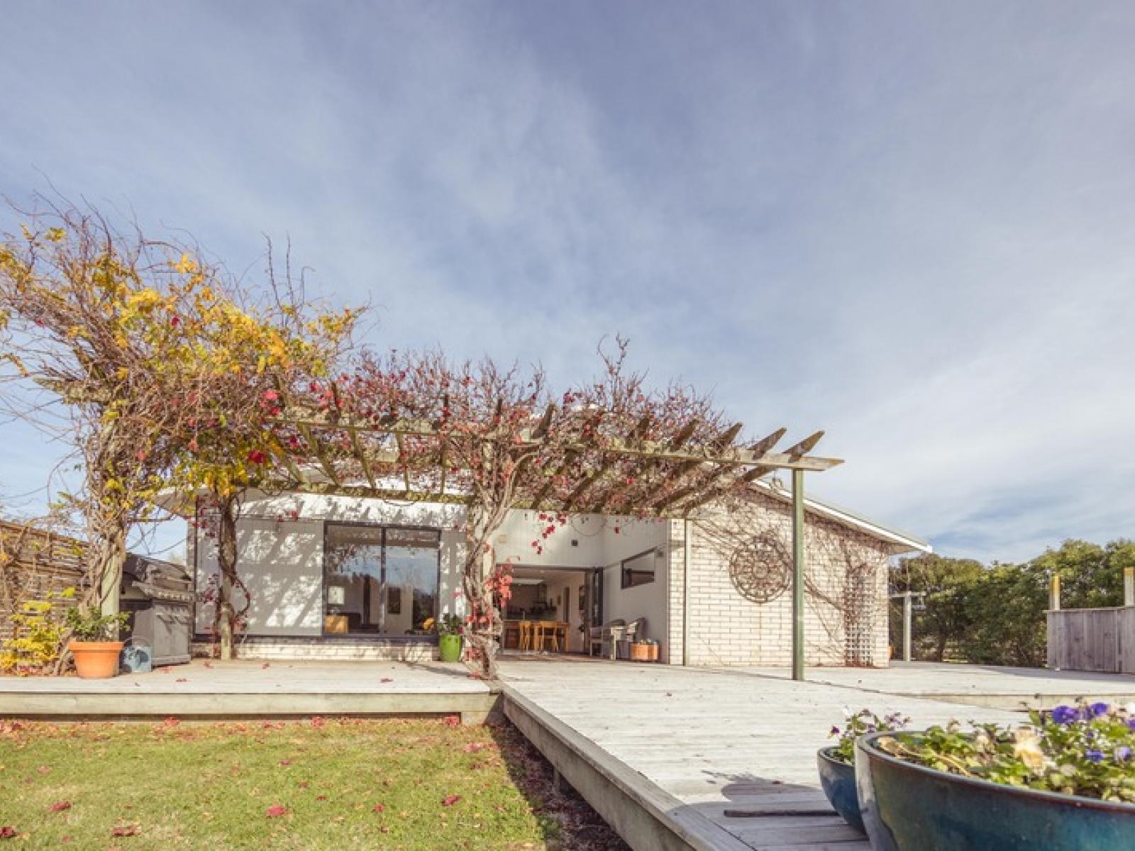 93 Cemetery Road, Sanson