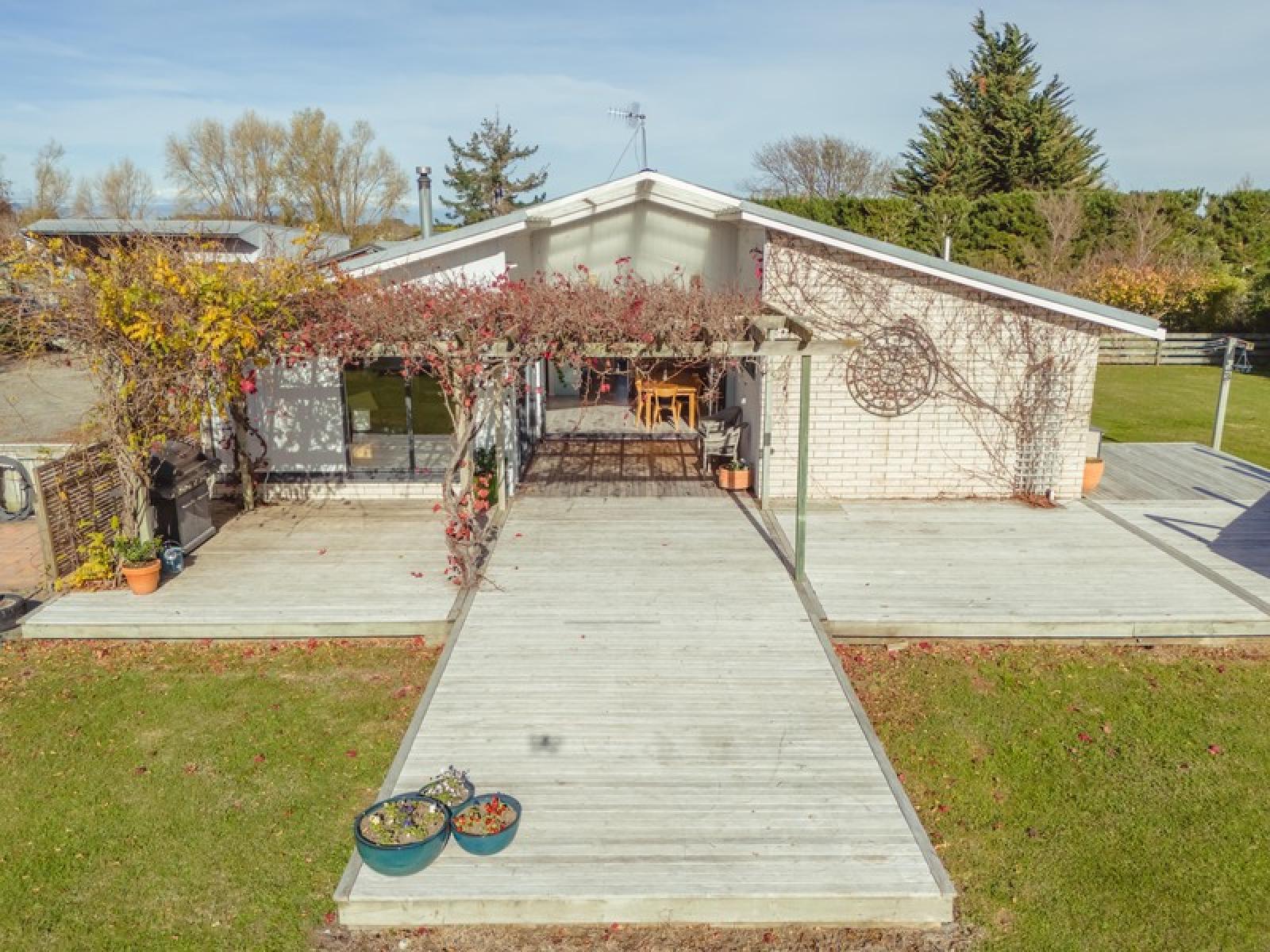 93 Cemetery Road, Sanson