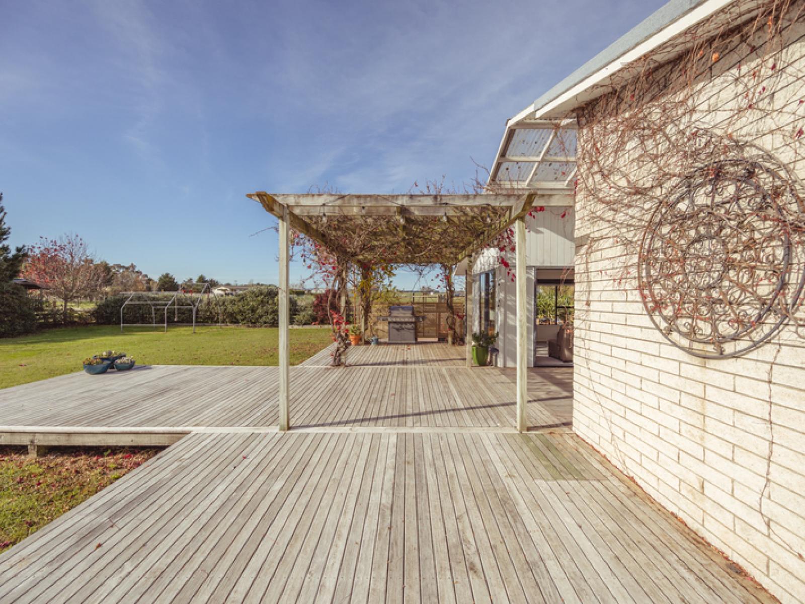 93 Cemetery Road, Sanson