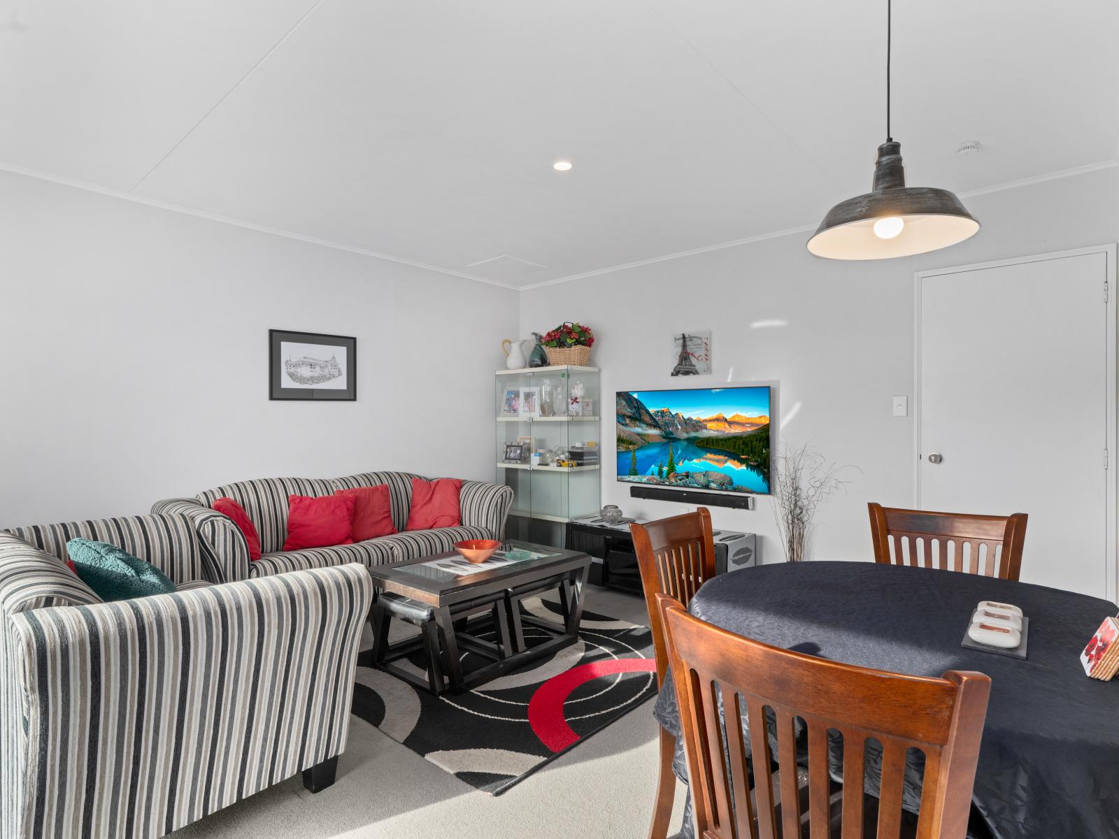 210D Maxwell Road, Redwoodtown
