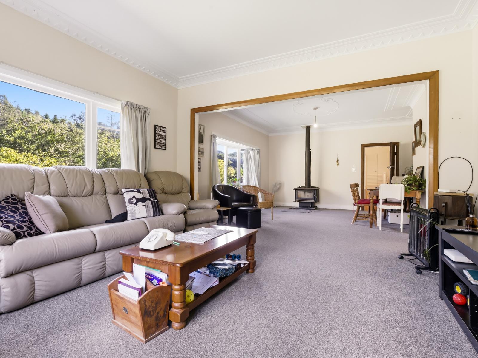 1190 Ohura Road, Matiere