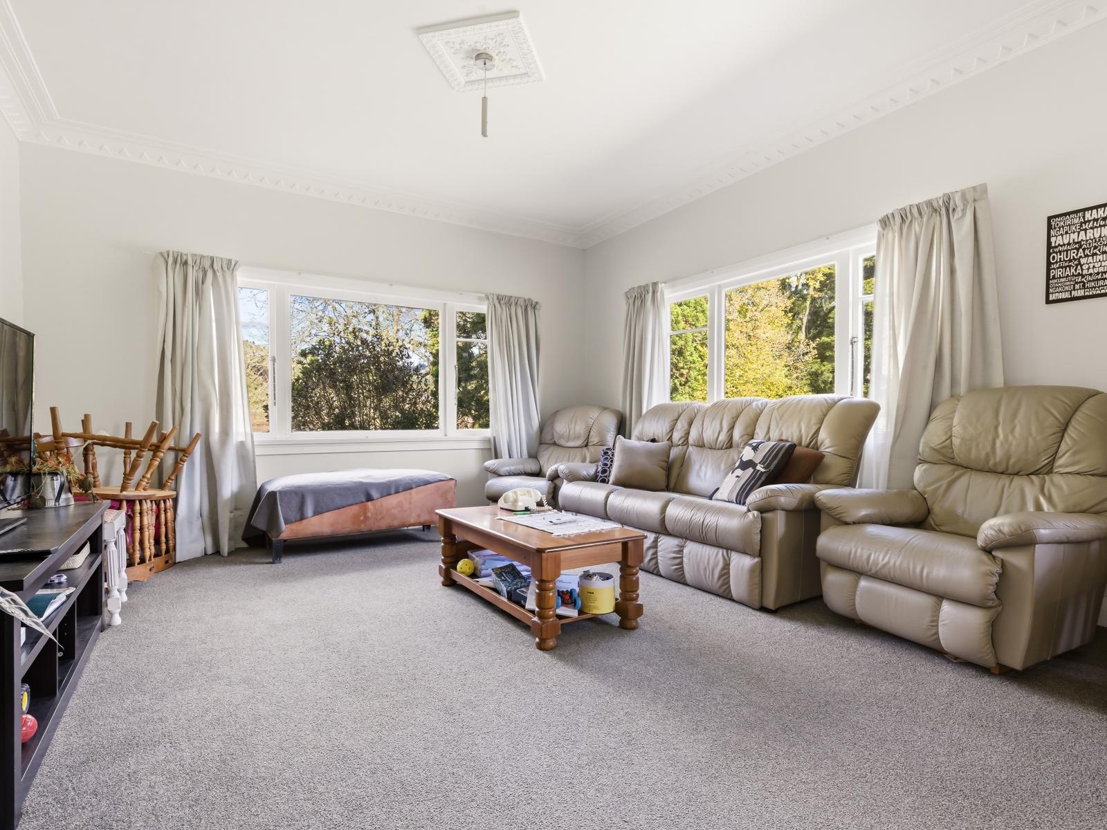 1190 Ohura Road, Matiere