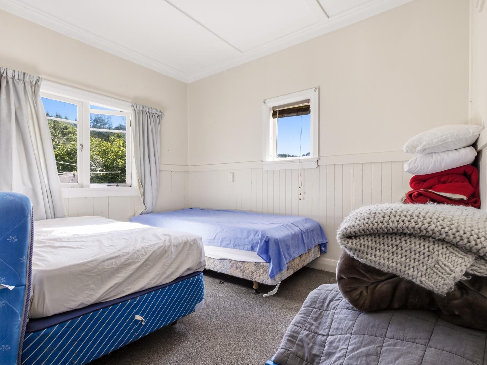 1190 Ohura Road, Matiere