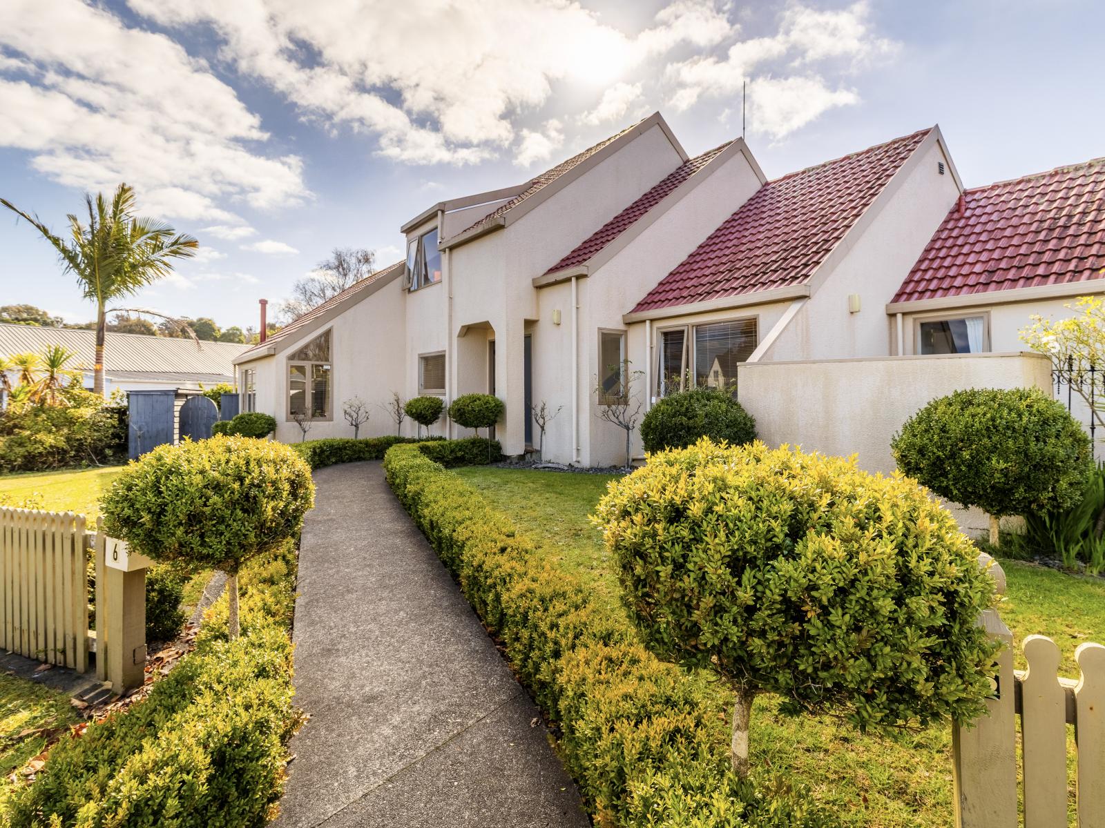 6 Aiken Road, St Johns Hill