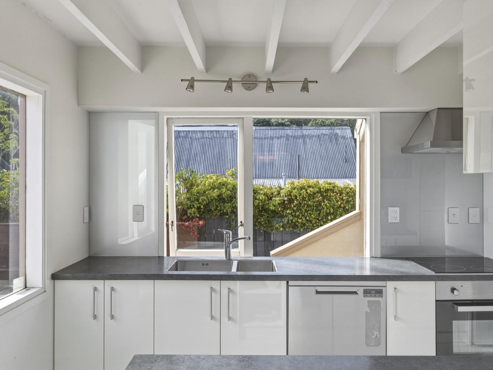 6 Aiken Road, St Johns Hill