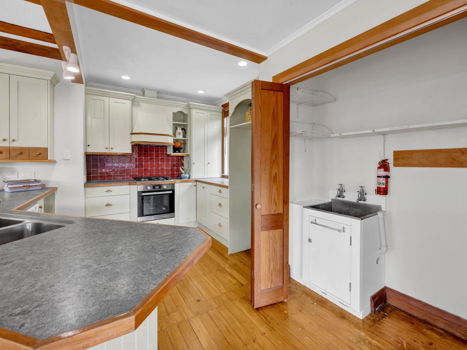 27 Bonithon Avenue, Moturoa