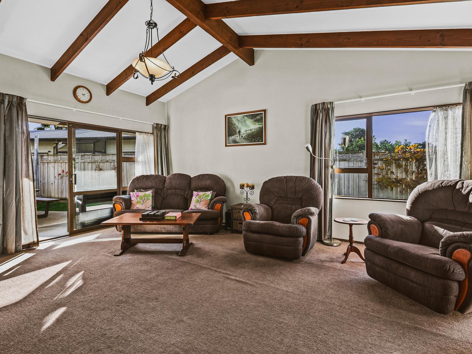 8A Clarence Cox Crescent, Pirimai