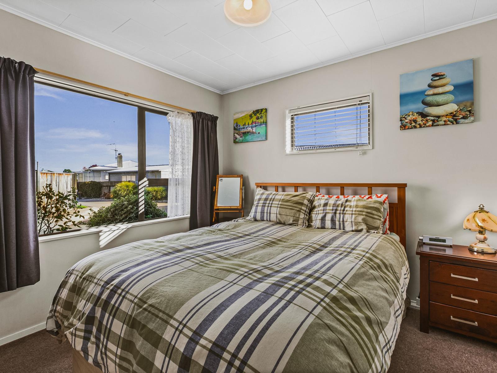 8A Clarence Cox Crescent, Pirimai