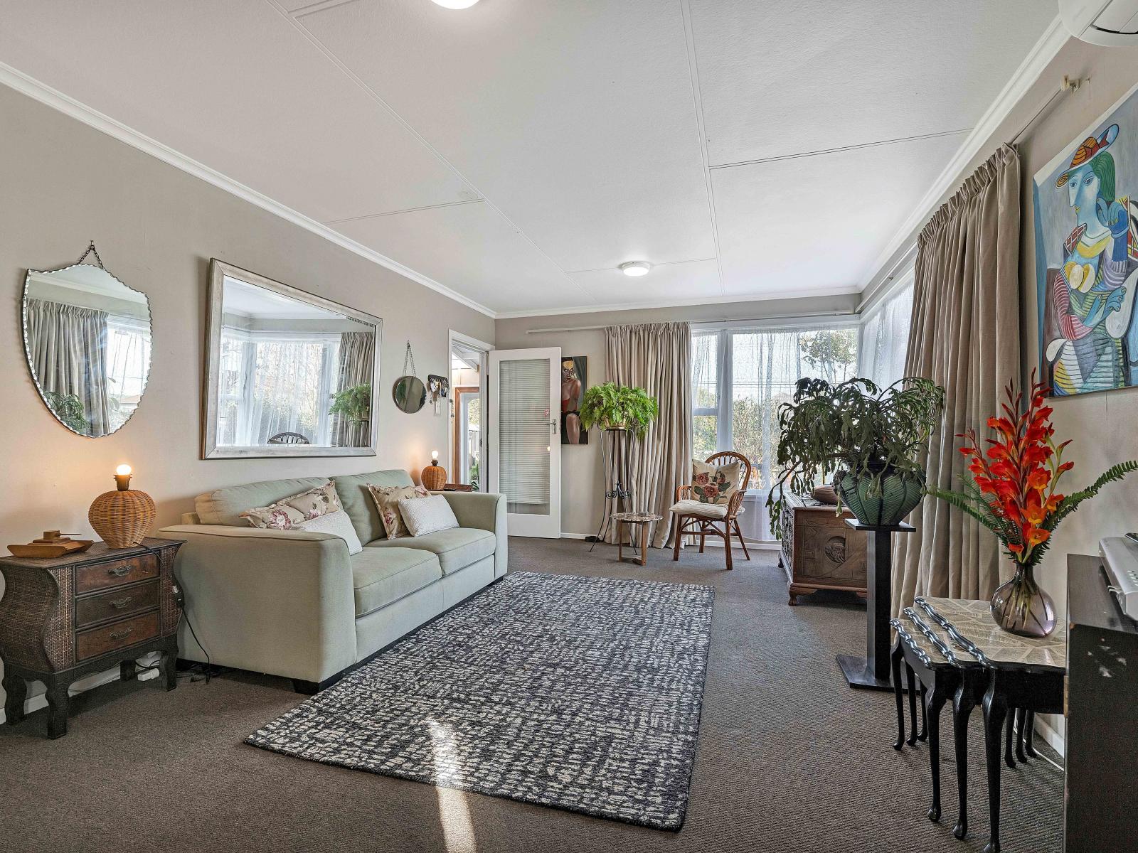 8 Omata Road, Westown