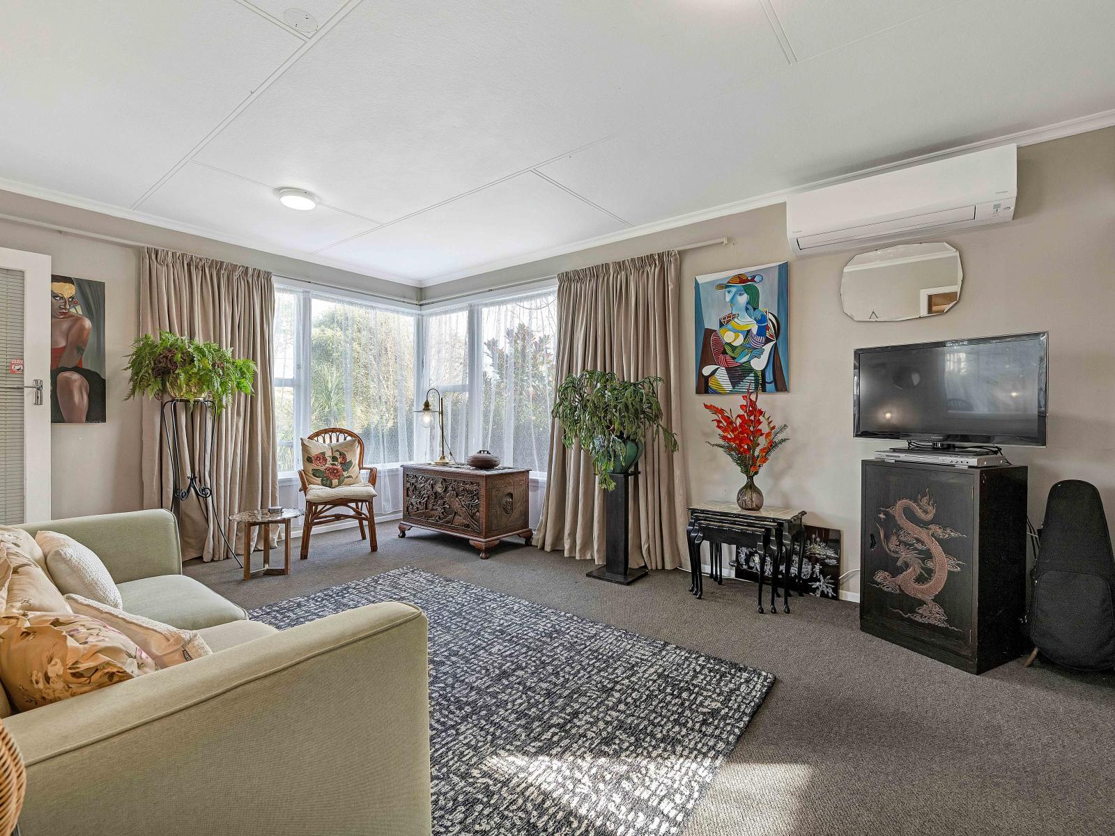 8 Omata Road, Westown