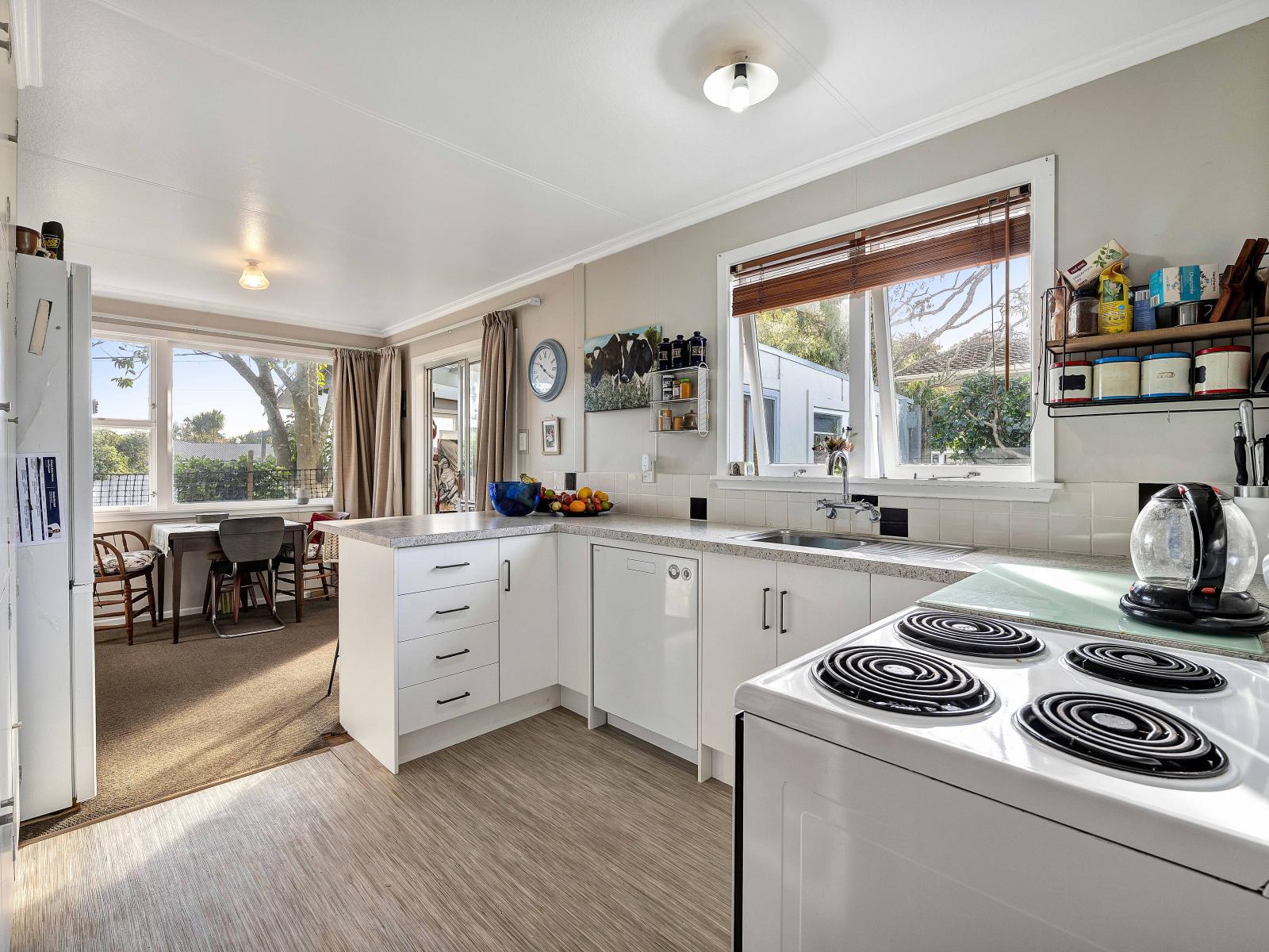 8 Omata Road, Westown