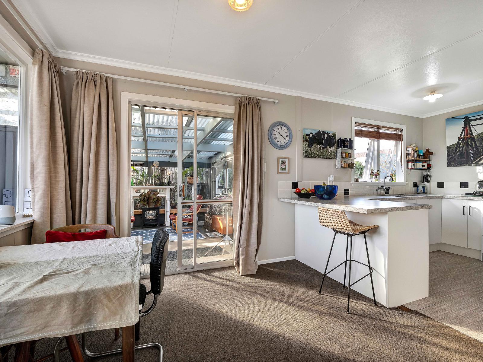 8 Omata Road, Westown