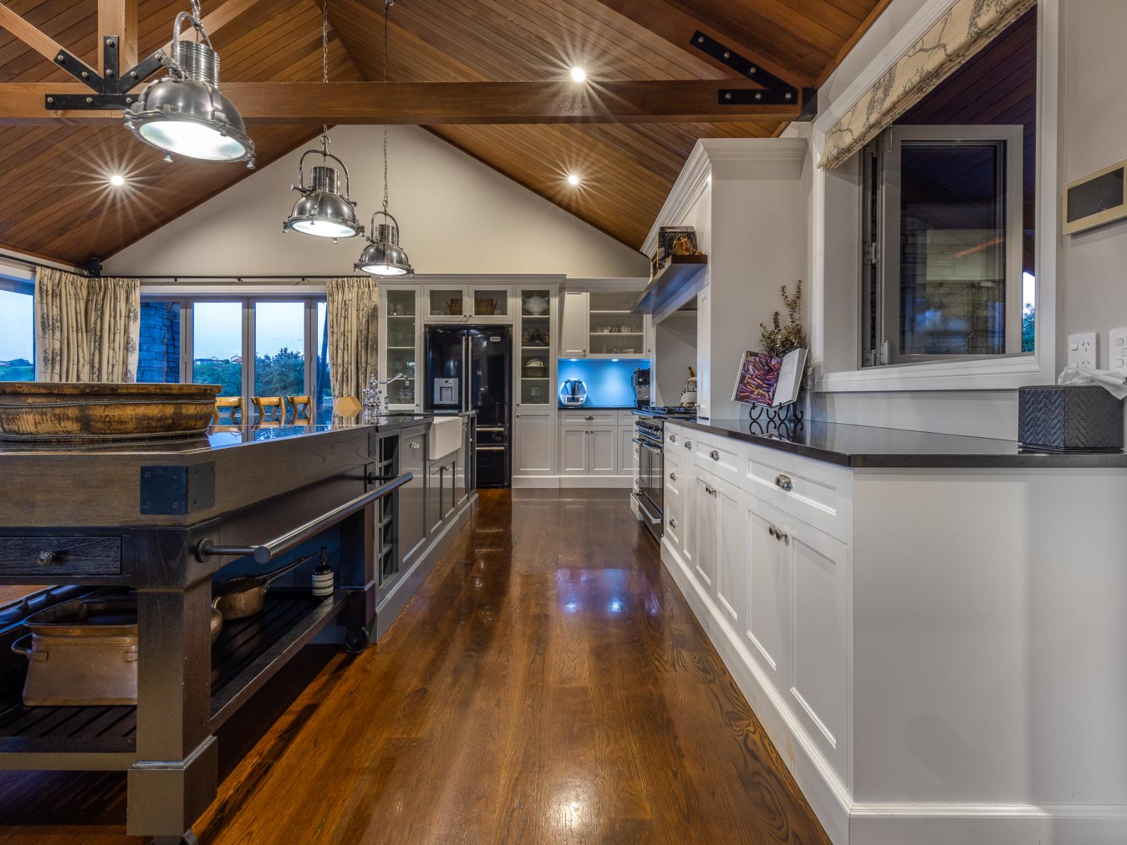 2 Otaihanga Road, Paraparaumu Beach