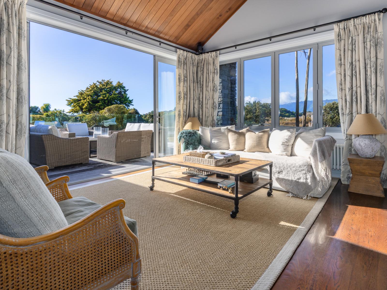 2 Otaihanga Road, Paraparaumu Beach