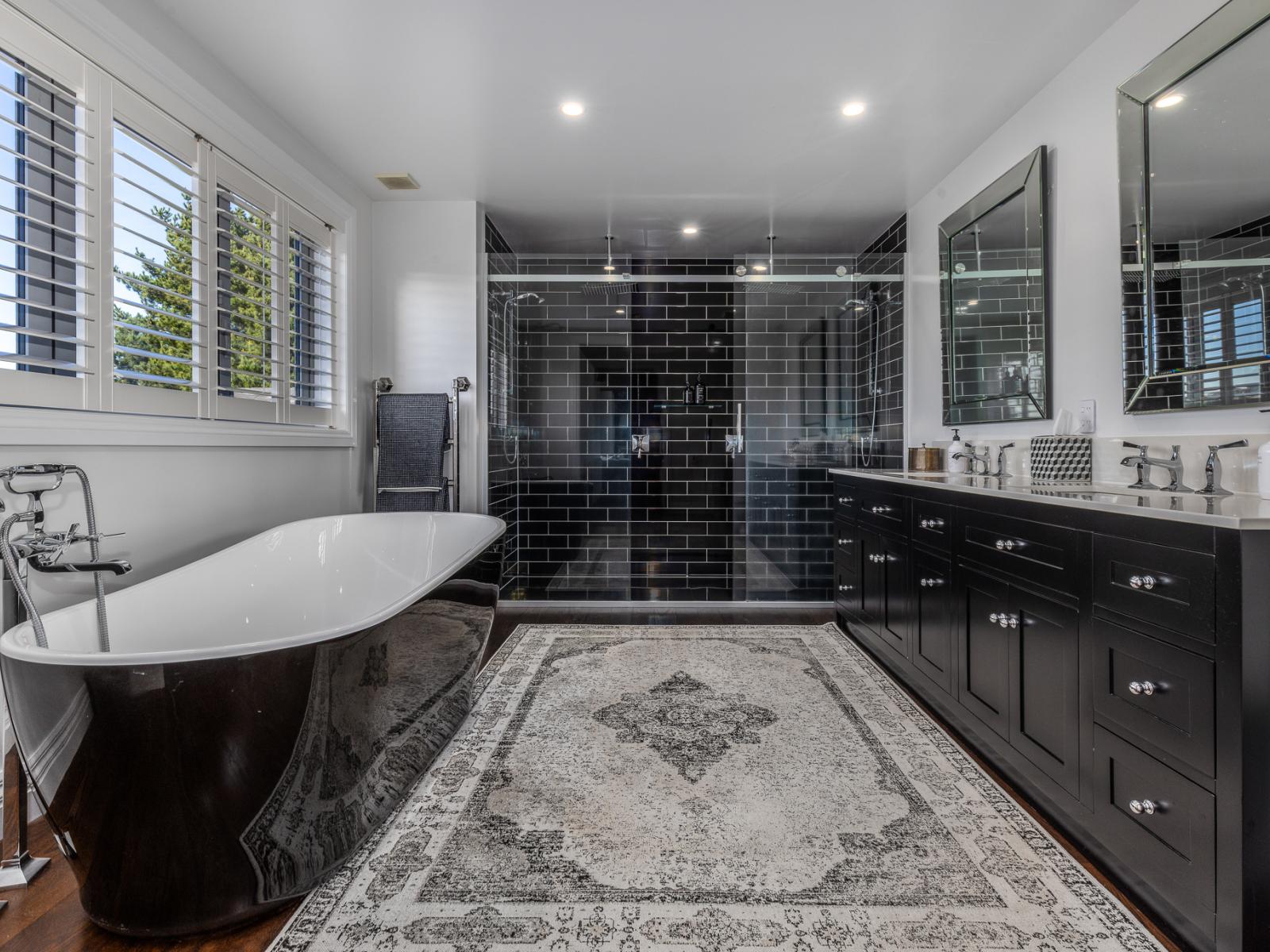 2 Otaihanga Road, Paraparaumu Beach