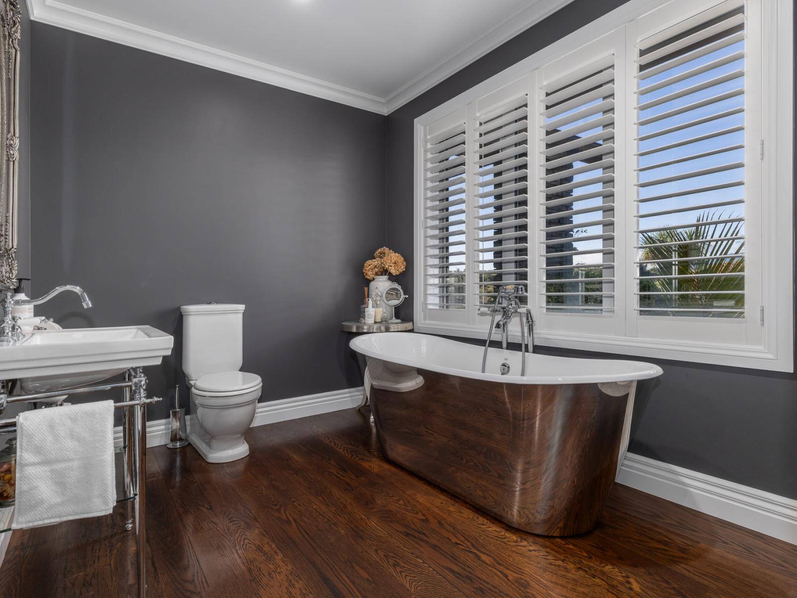 2 Otaihanga Road, Paraparaumu Beach