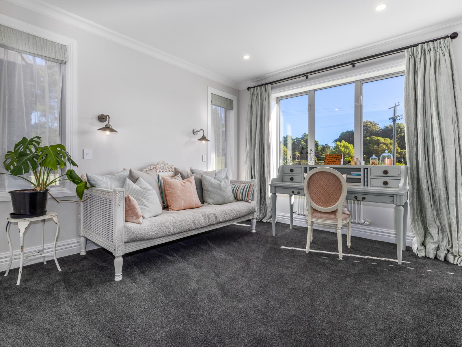 2 Otaihanga Road, Paraparaumu Beach