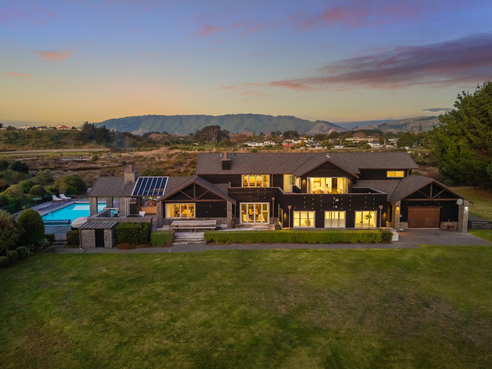 2 Otaihanga Road, Paraparaumu Beach