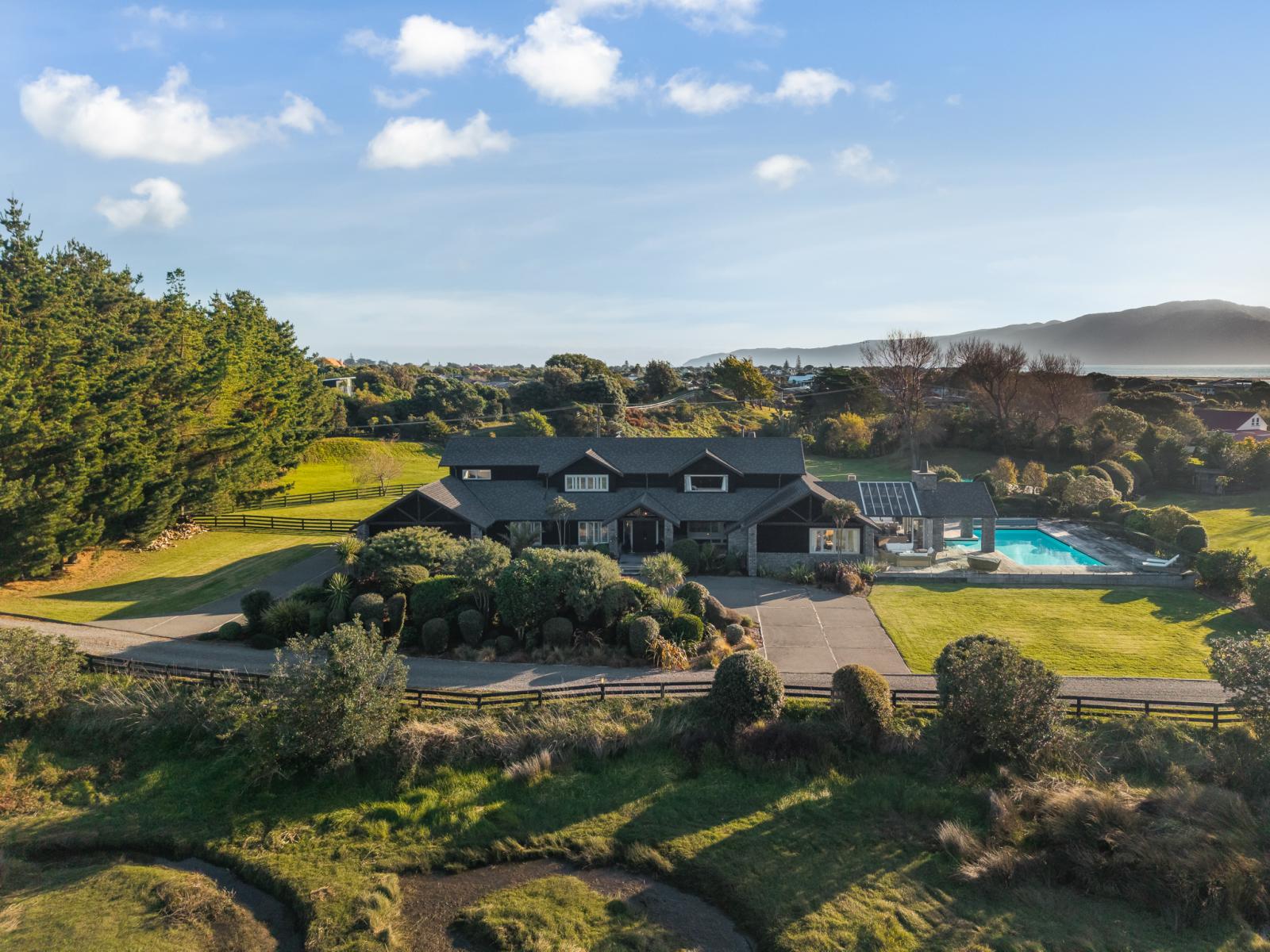 2 Otaihanga Road, Paraparaumu Beach