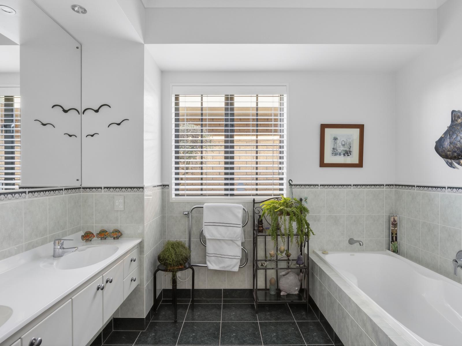 49B Cowley Drive, Leamington