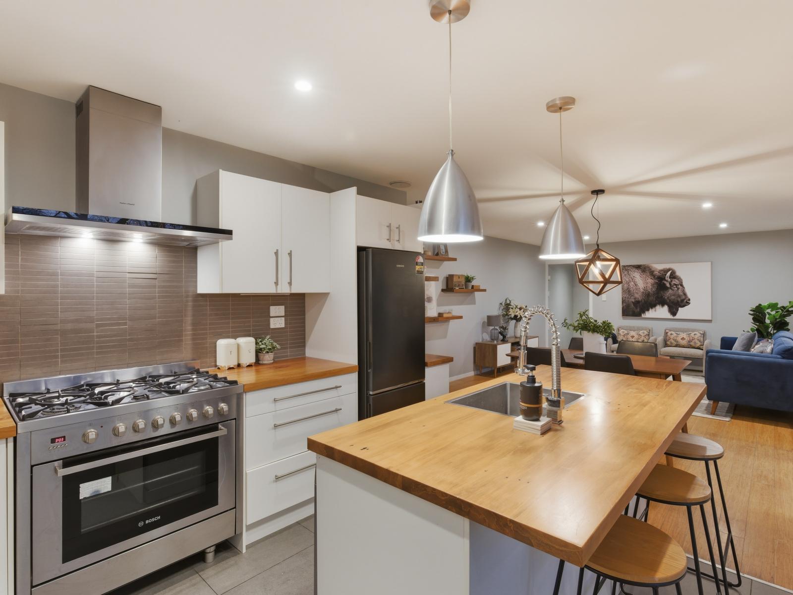 34 Hicks Crescent, Waikanae Beach