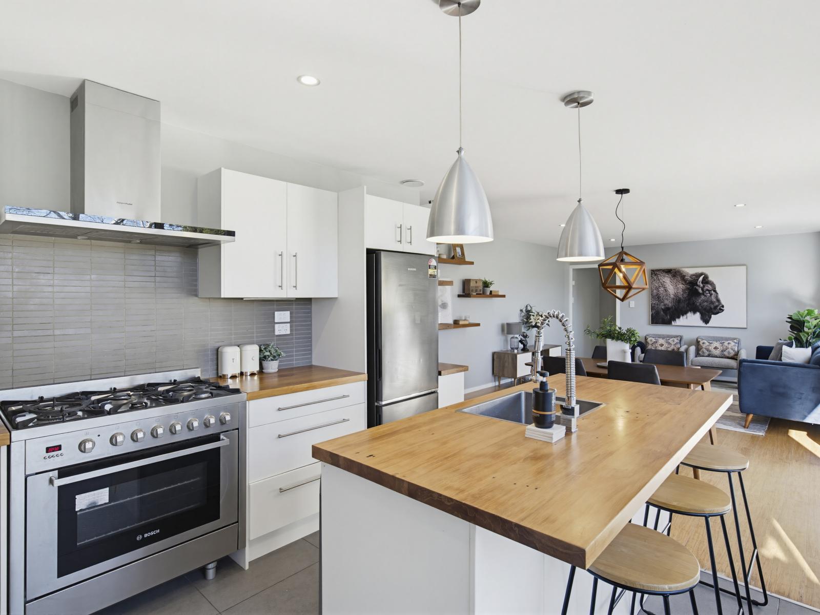 34 Hicks Crescent, Waikanae Beach