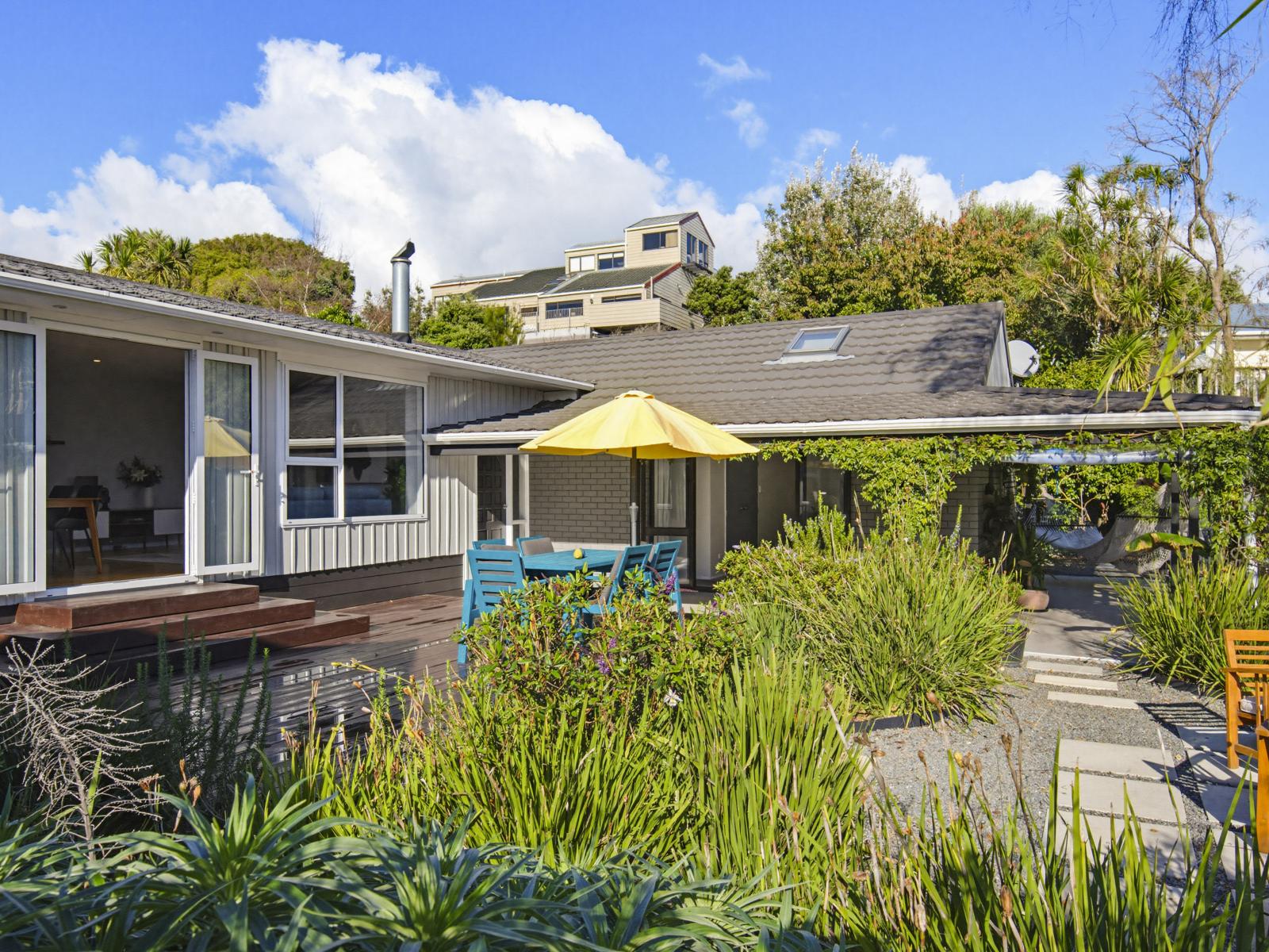 34 Hicks Crescent, Waikanae Beach