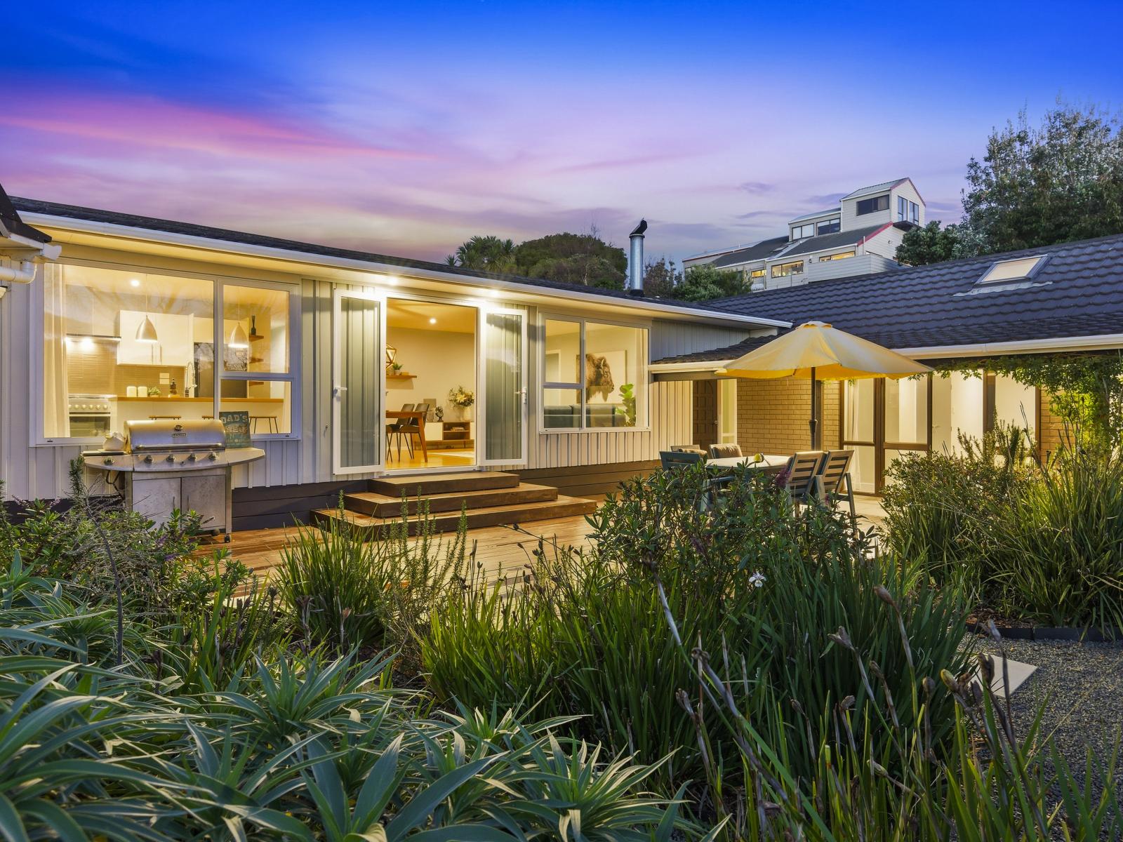 34 Hicks Crescent, Waikanae Beach