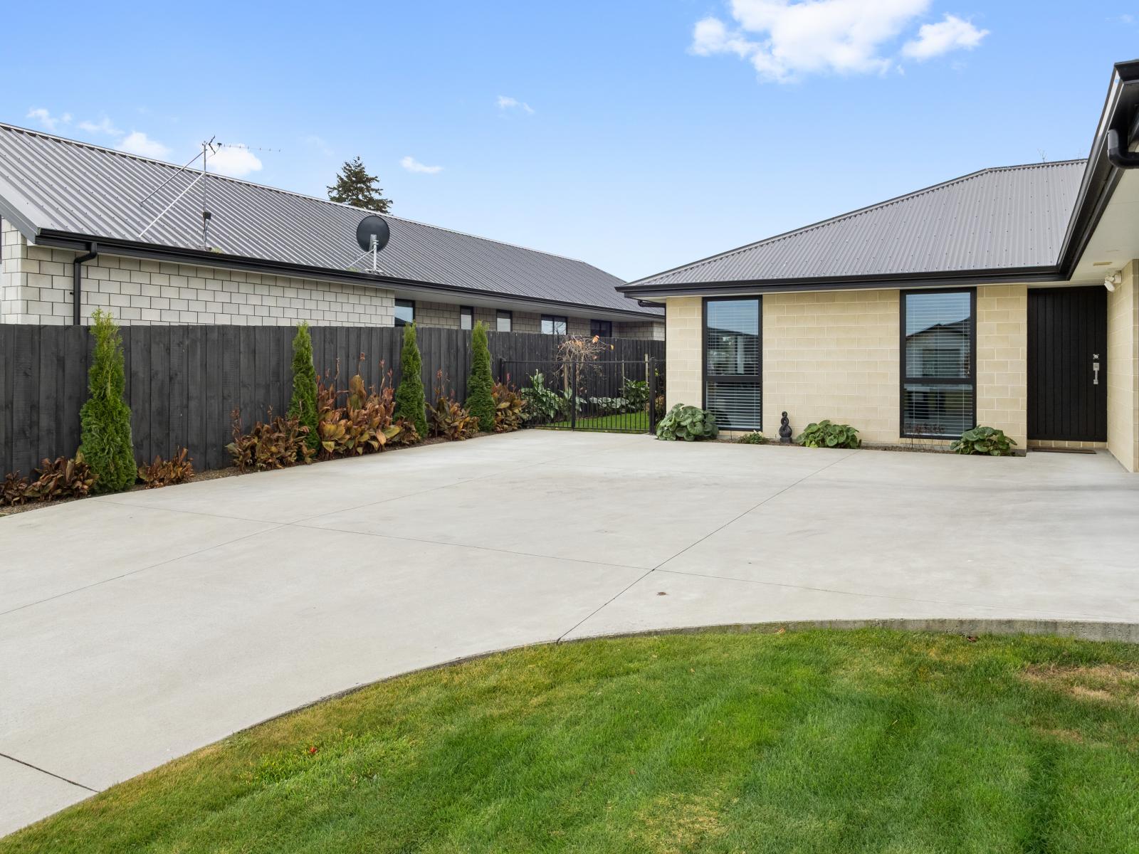 23 Redhaven Rise, Netherby