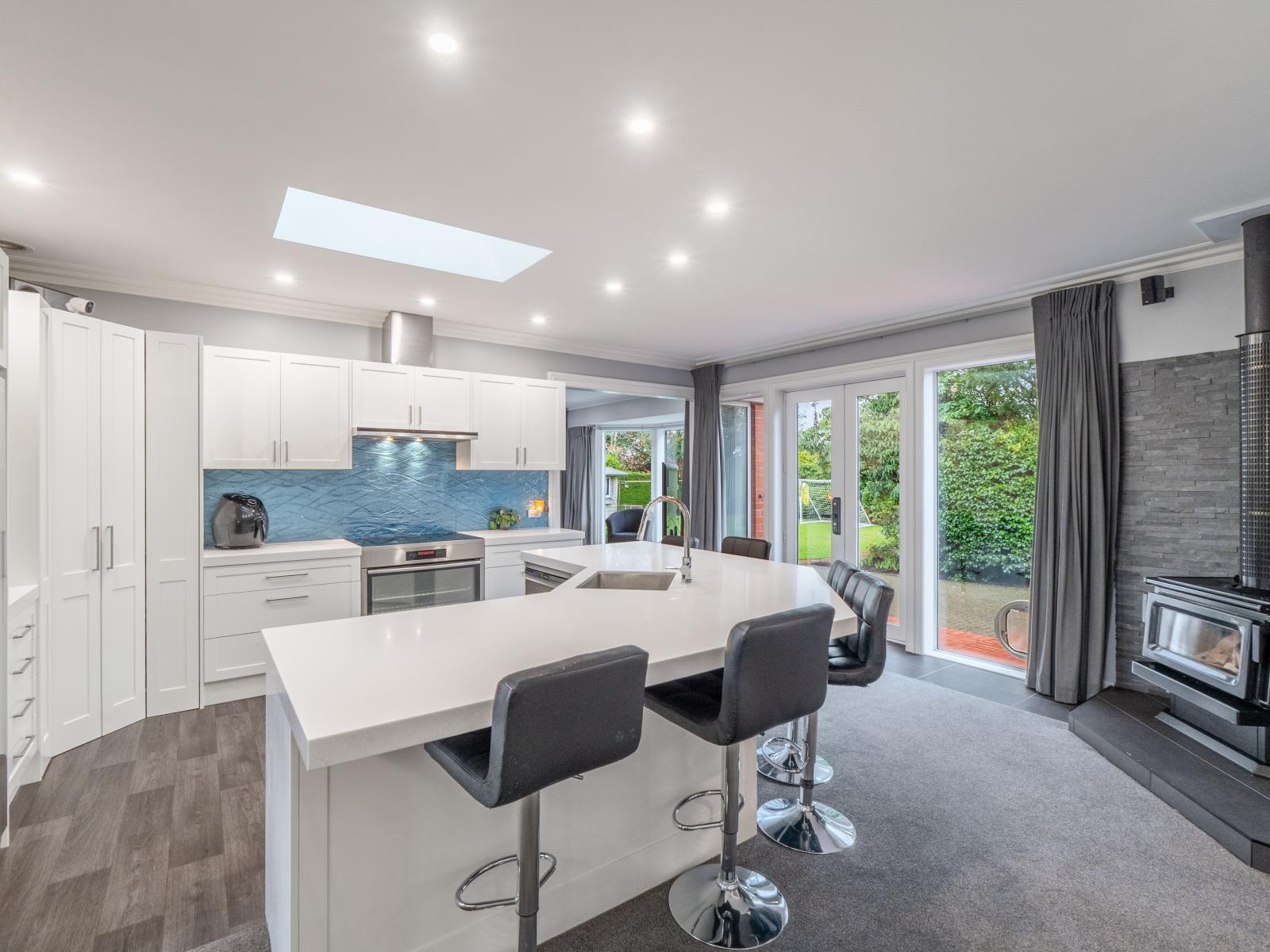740 Queens Drive, Waikiwi