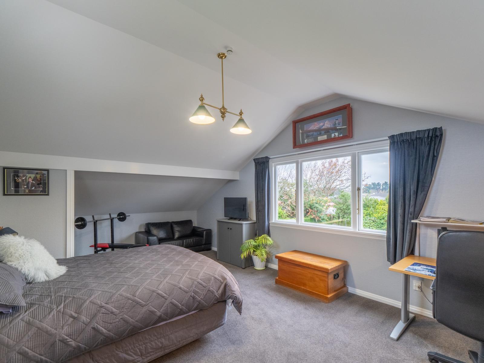 740 Queens Drive, Waikiwi