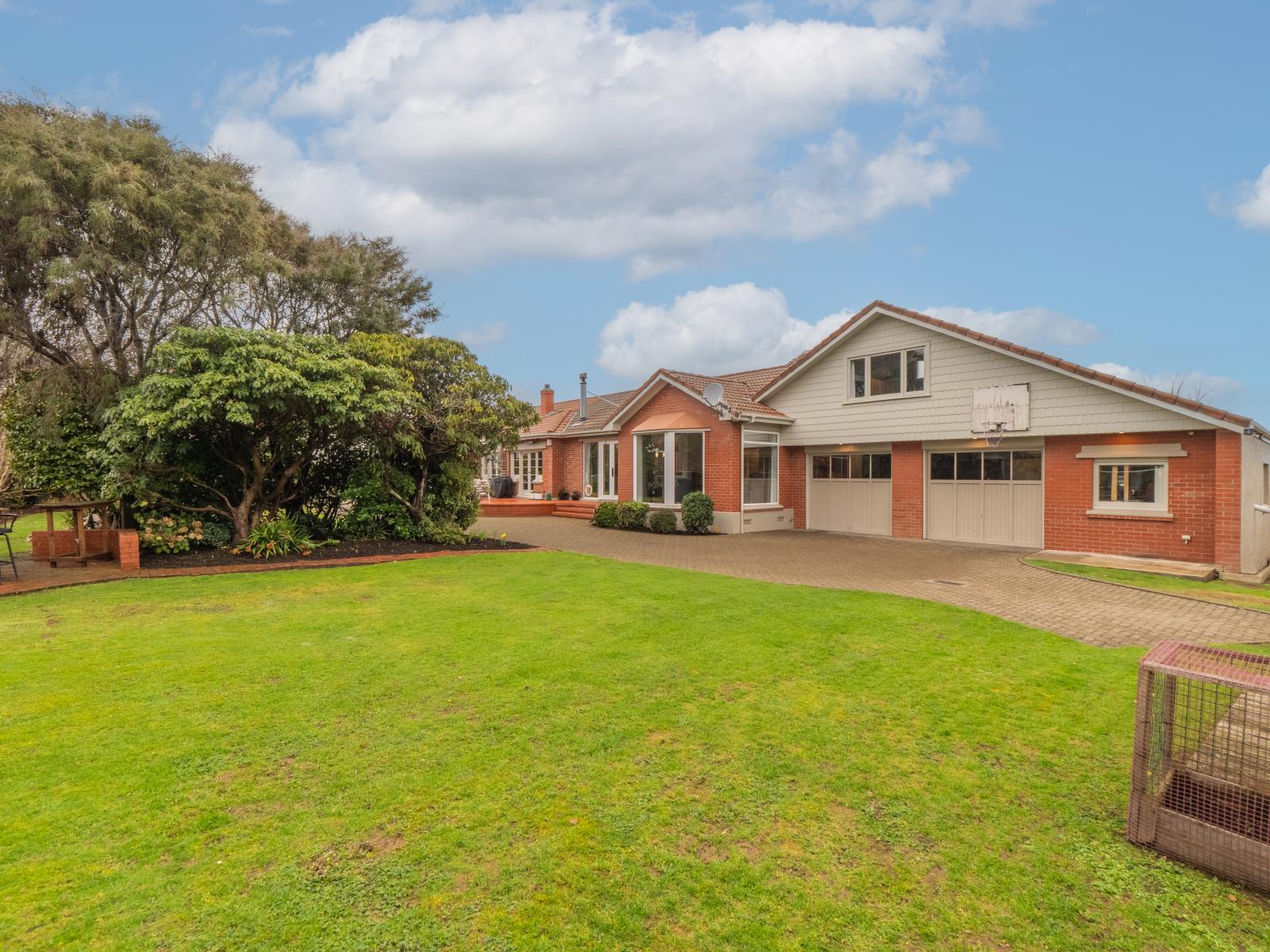 740 Queens Drive, Waikiwi