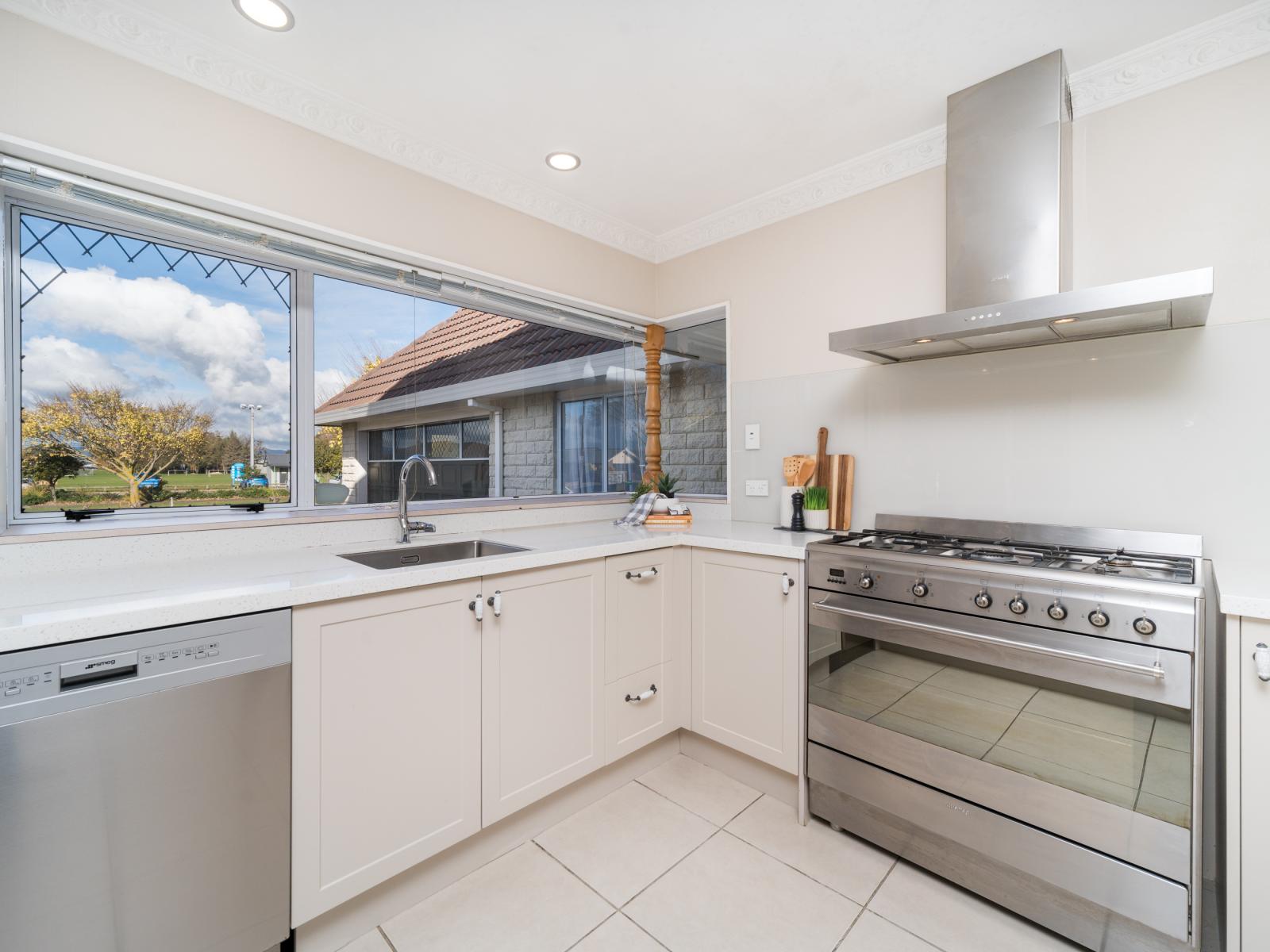 126 John F Kennedy Drive, Milson