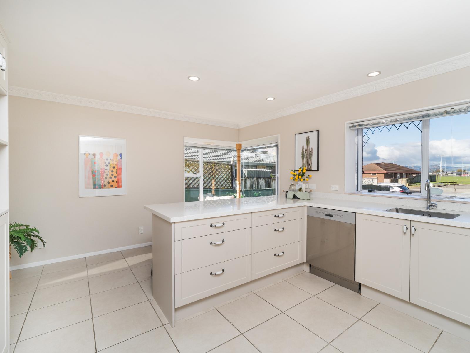 126 John F Kennedy Drive, Milson