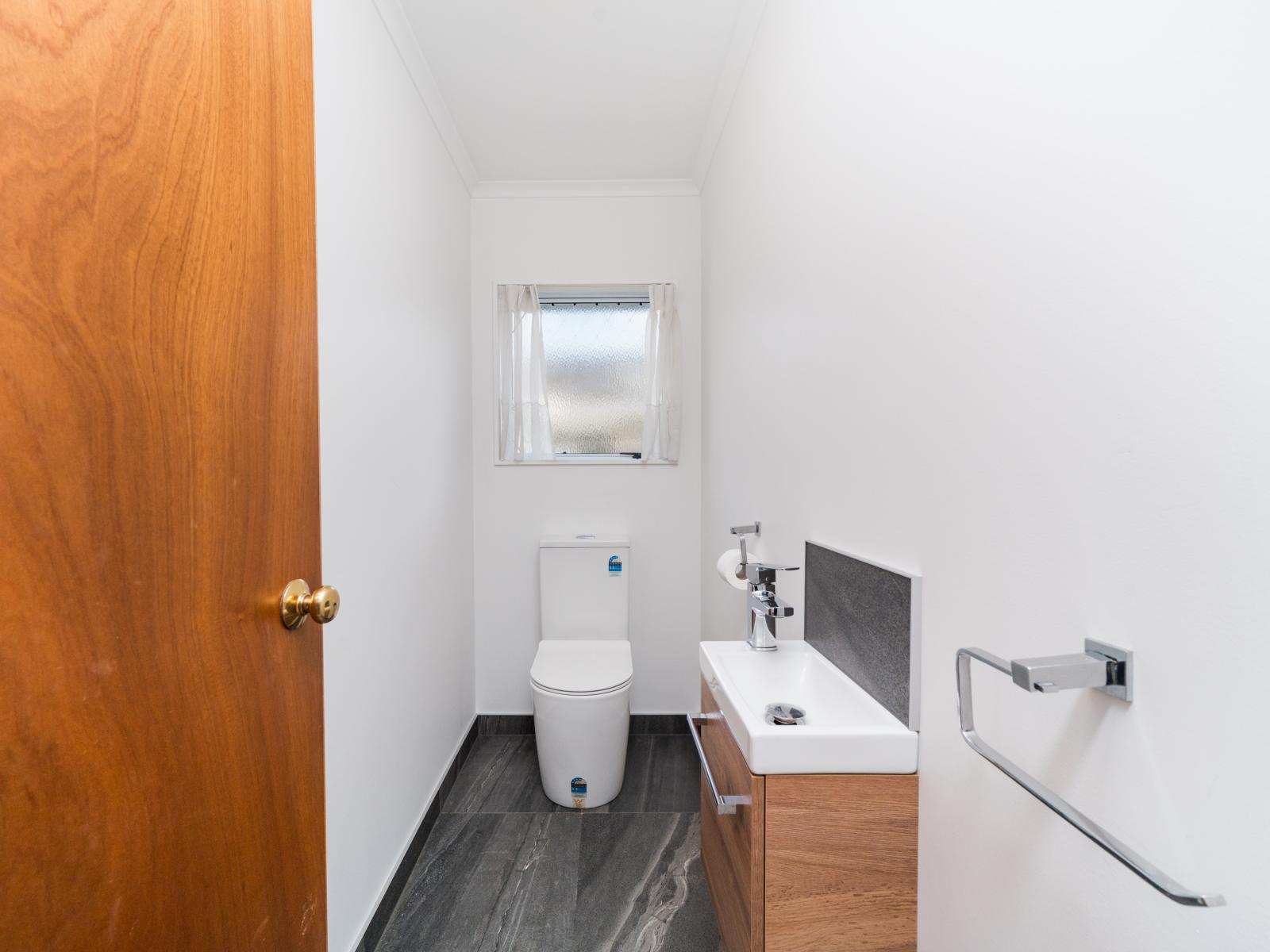 126 John F Kennedy Drive, Milson
