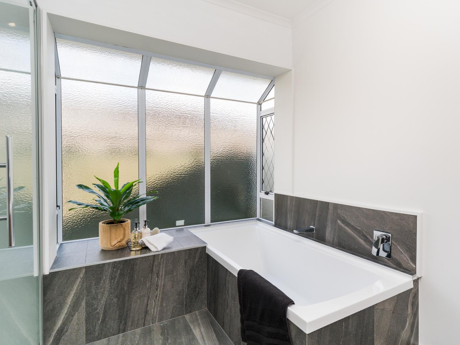 126 John F Kennedy Drive, Milson