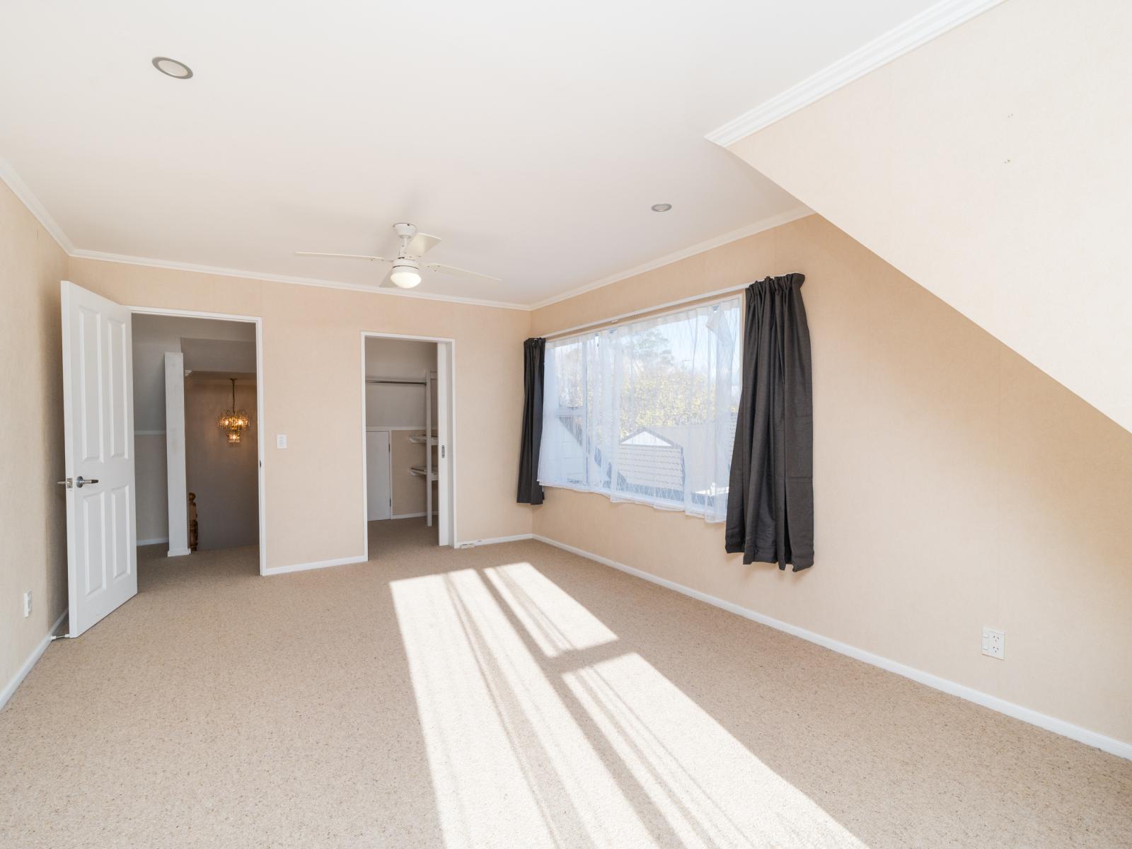 126 John F Kennedy Drive, Milson