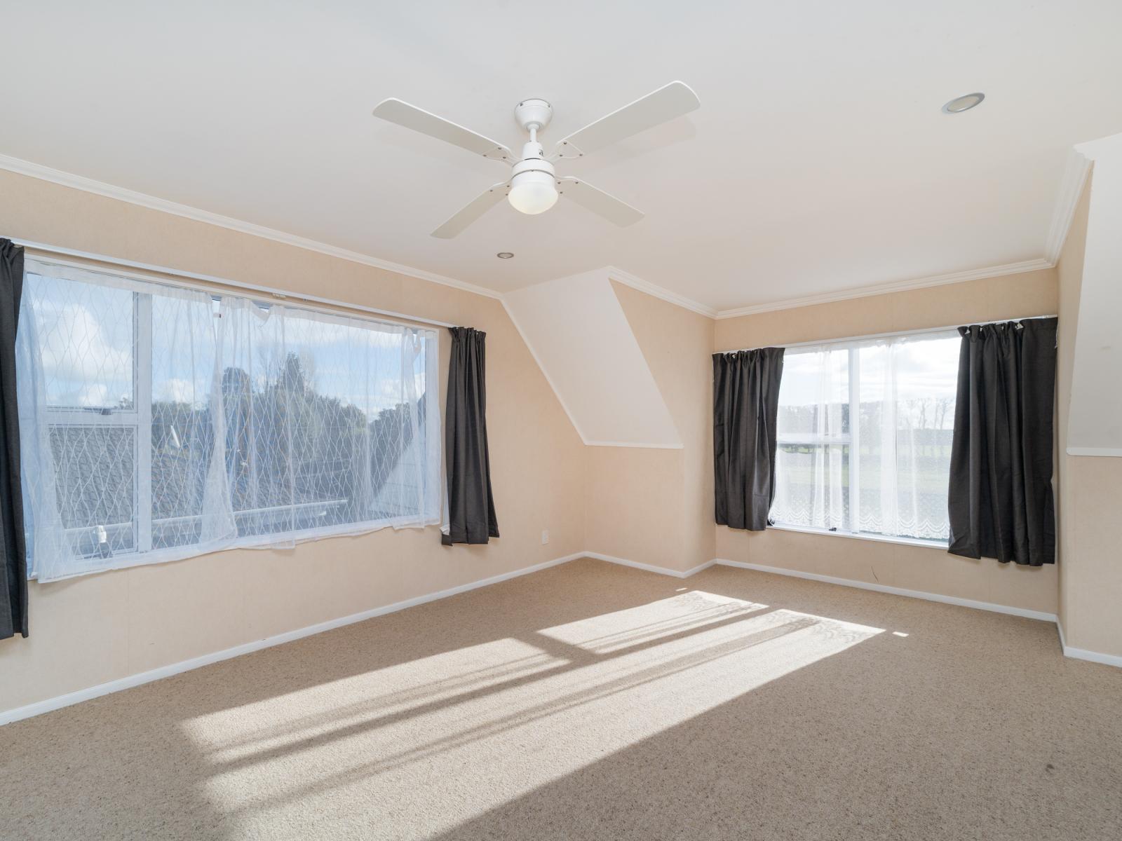 126 John F Kennedy Drive, Milson