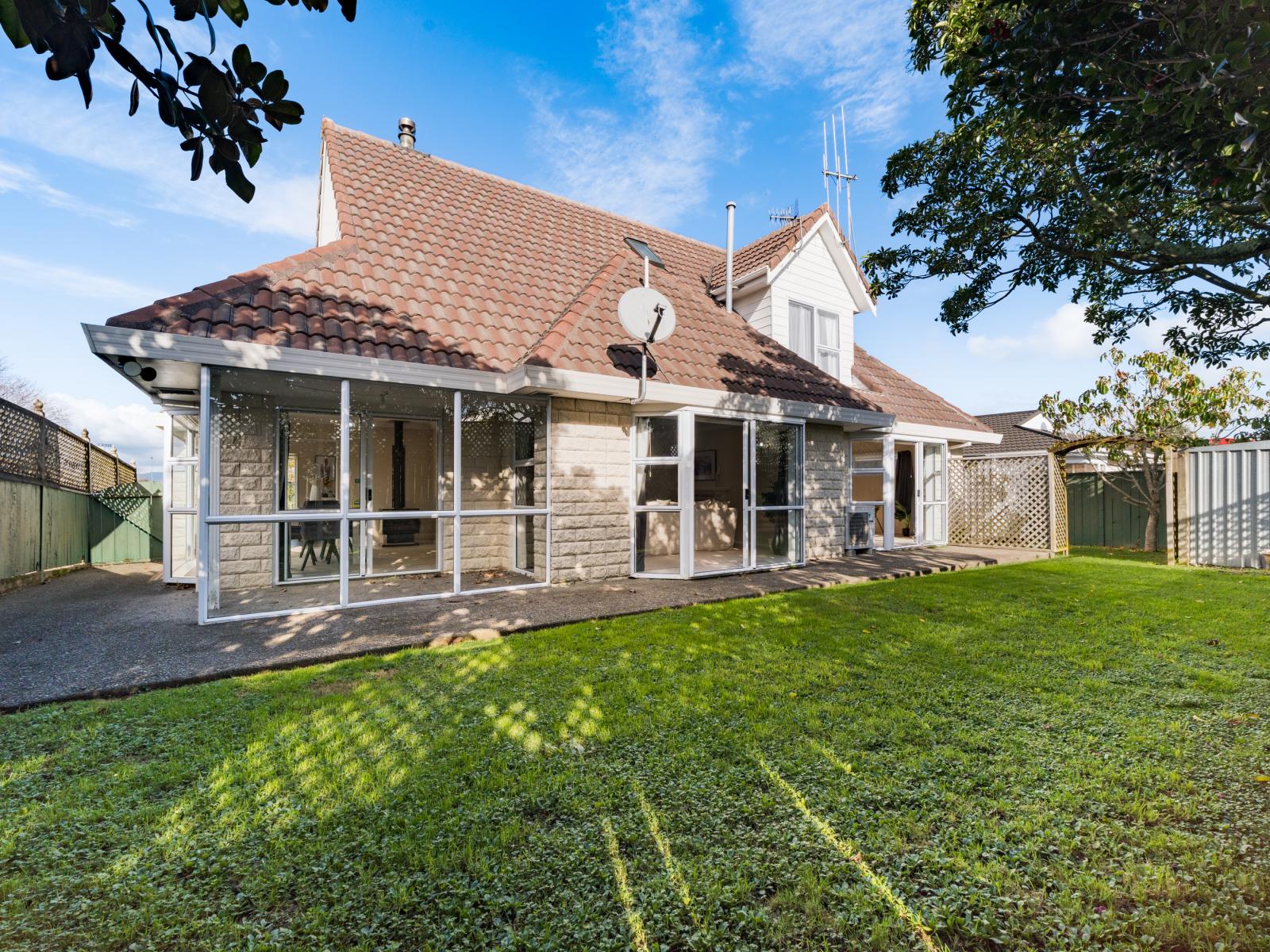 126 John F Kennedy Drive, Milson