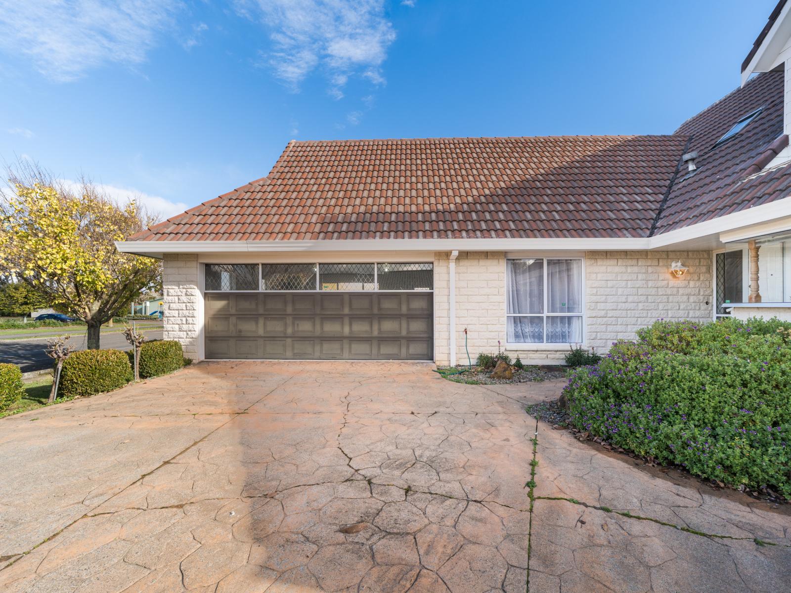 126 John F Kennedy Drive, Milson