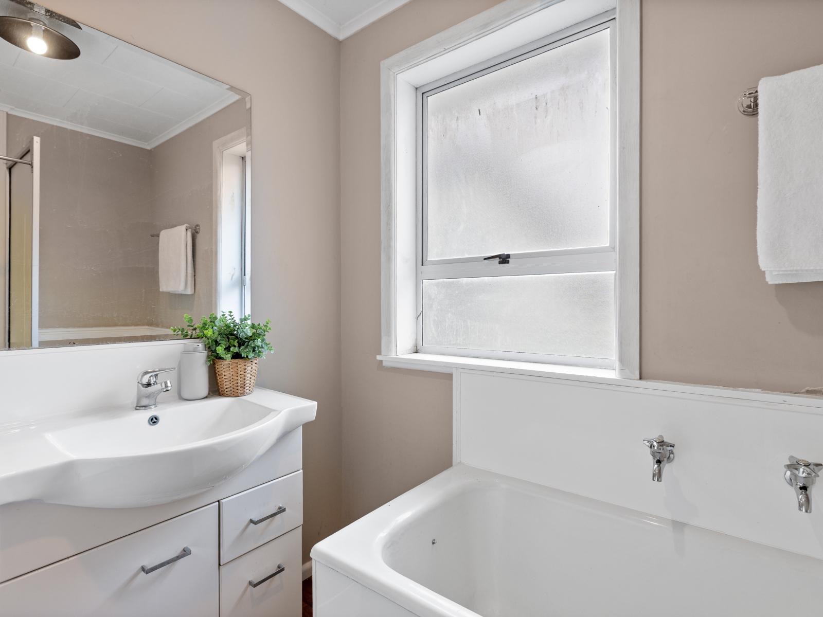 809 Maitland Crescent, Mayfair