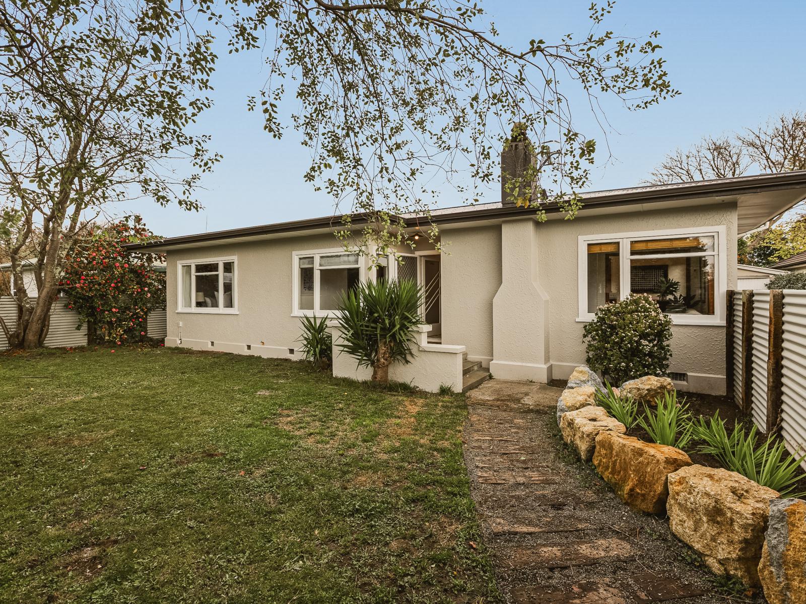 809 Maitland Crescent, Mayfair