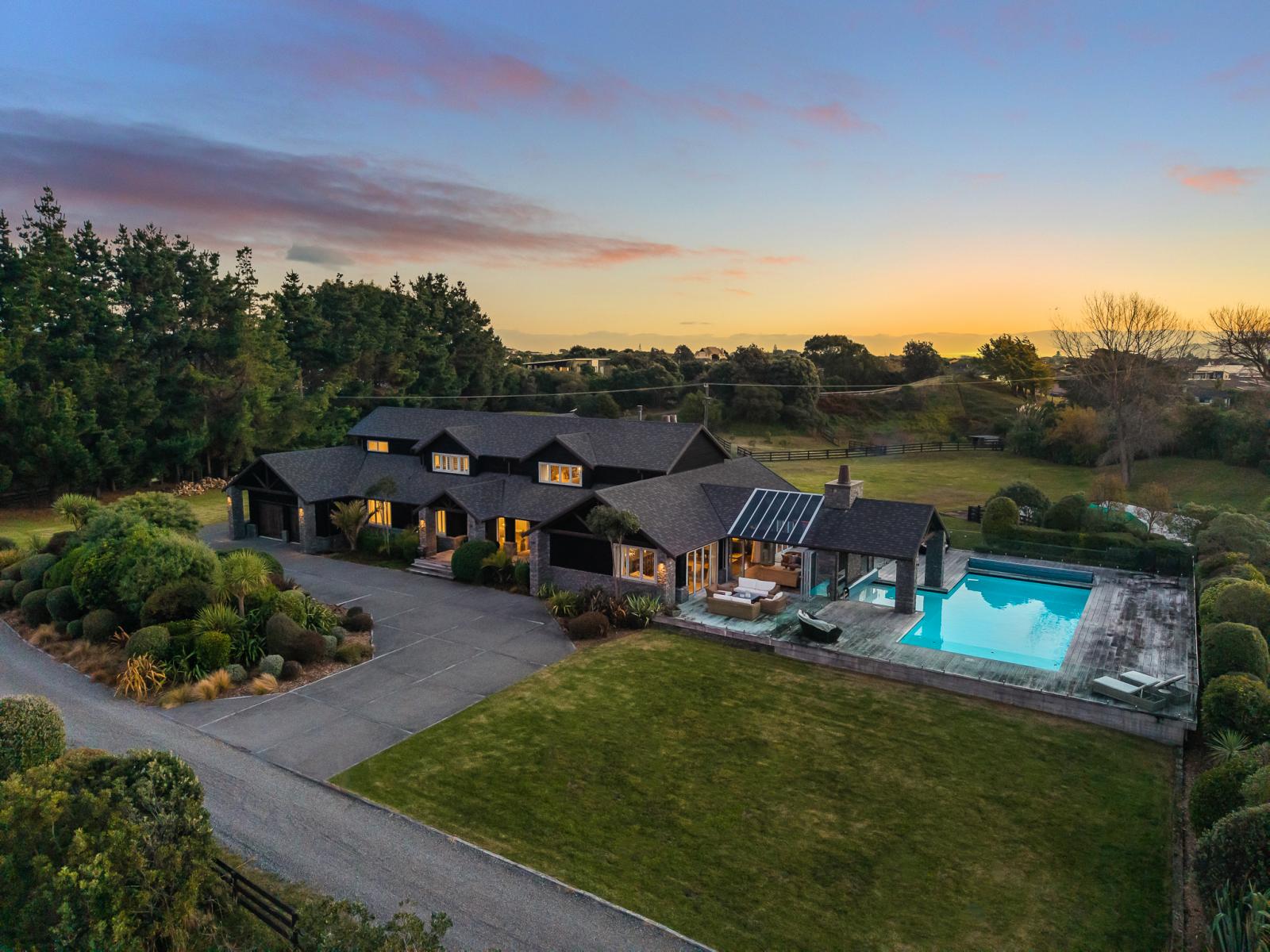 2 Otaihanga Road, Paraparaumu Beach