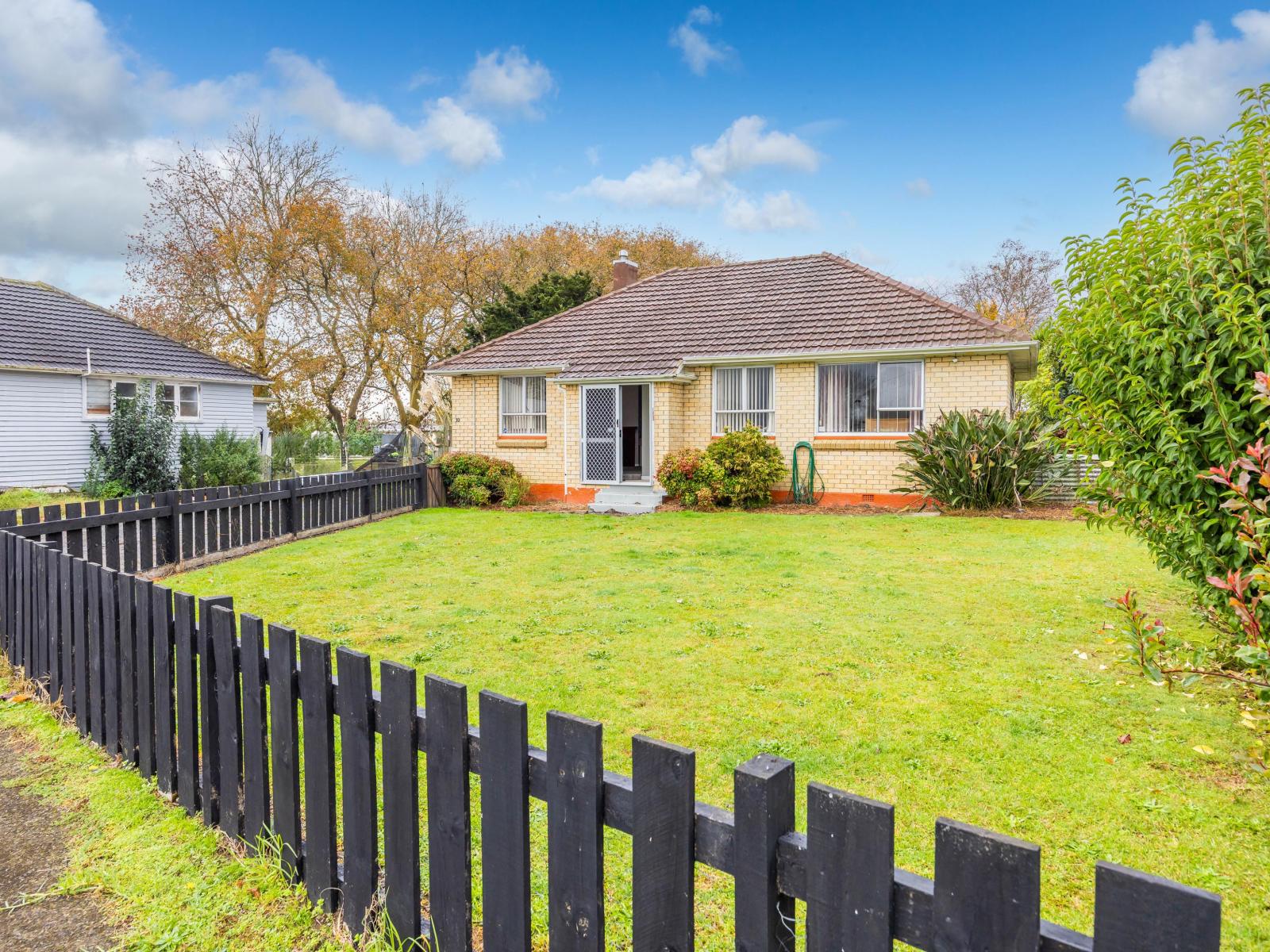 10 Chisholm Street, Huntly