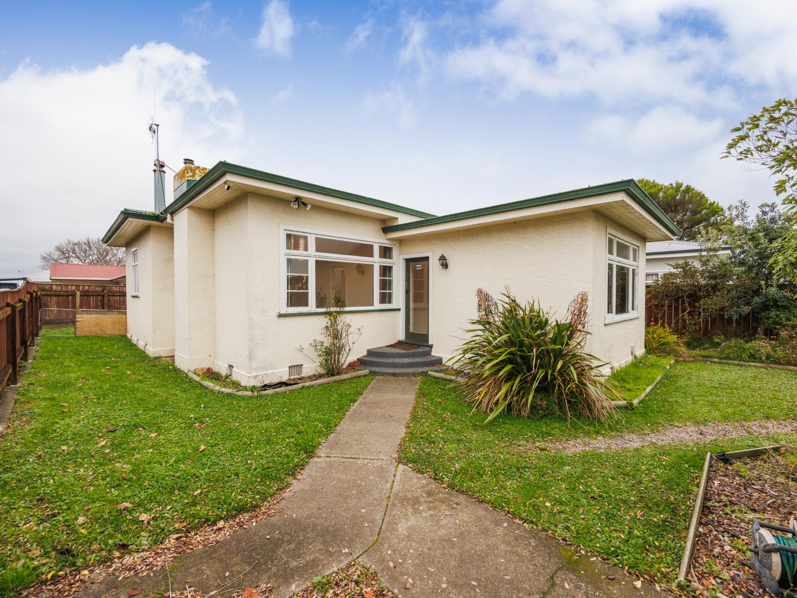 232 Tremaine Avenue, Highbury