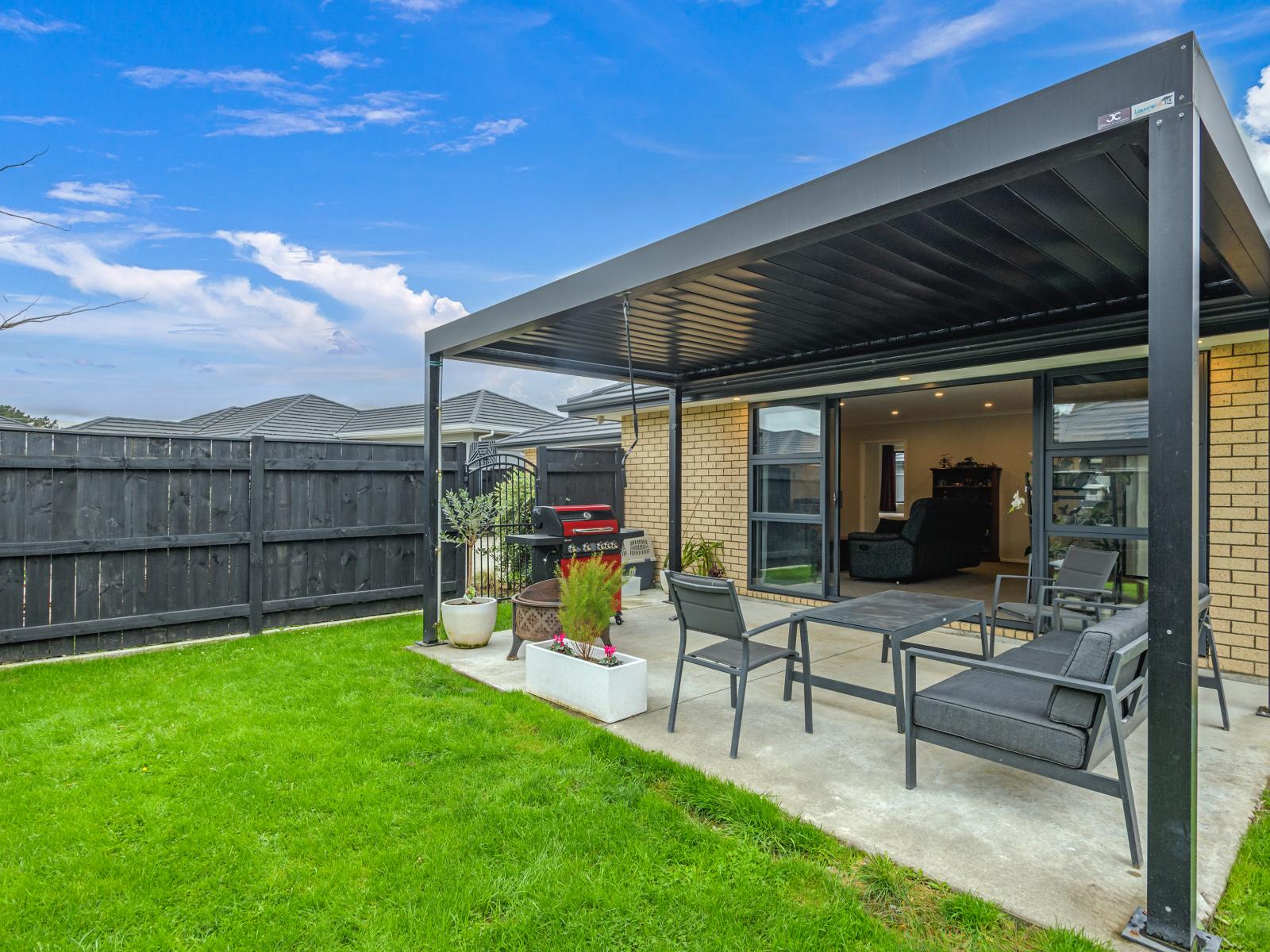 11 Pearl Grove, Ashhurst