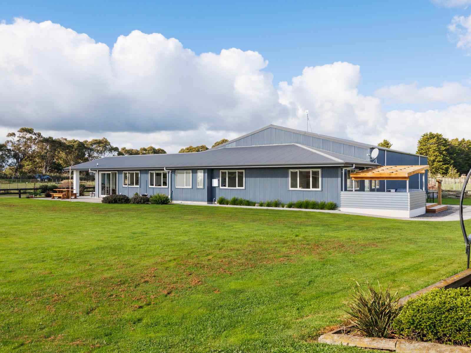 106 Reid Line East, Aorangi