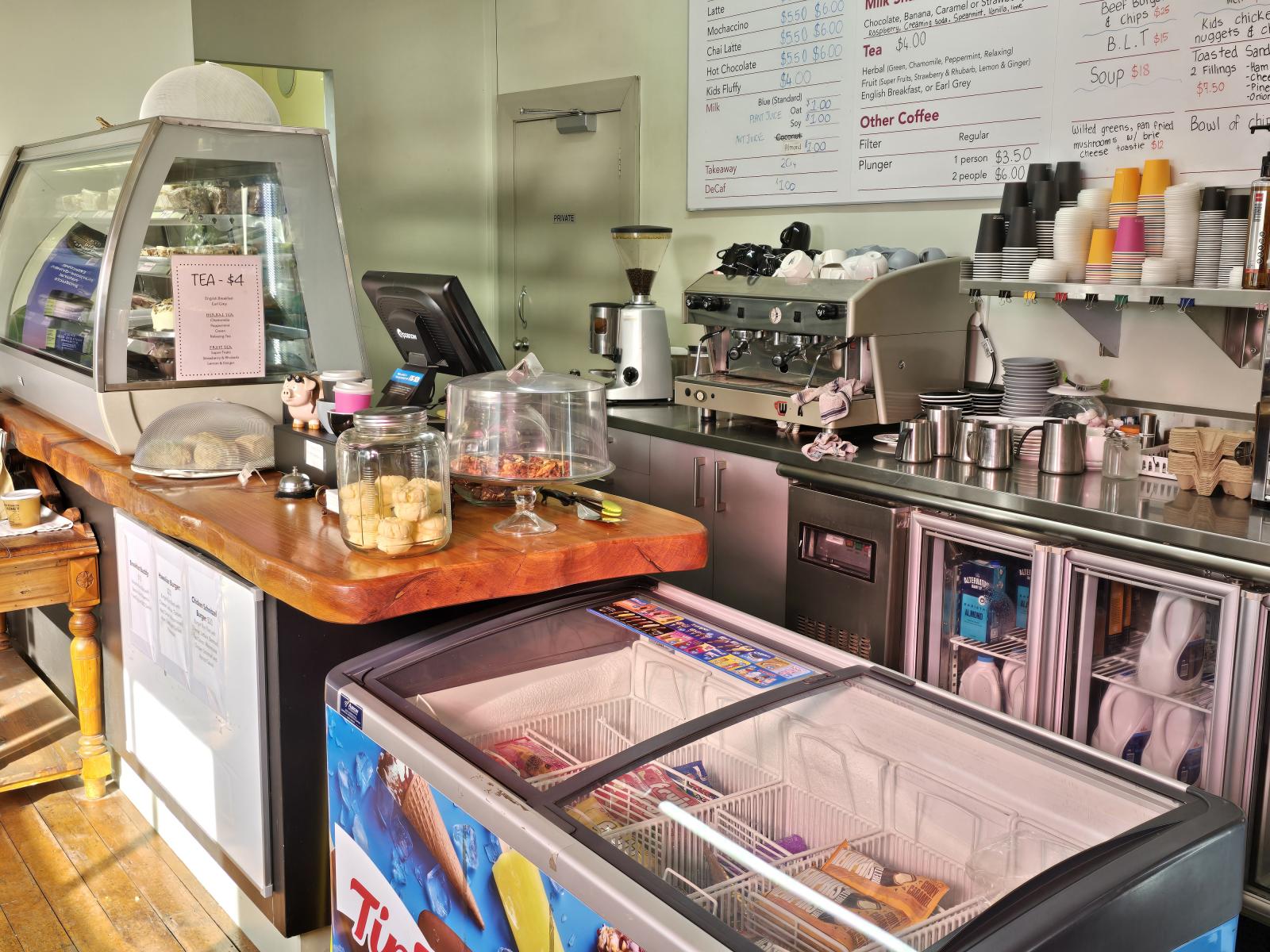 23-27 Campbell Street -    The Flying Pig, Duntroon