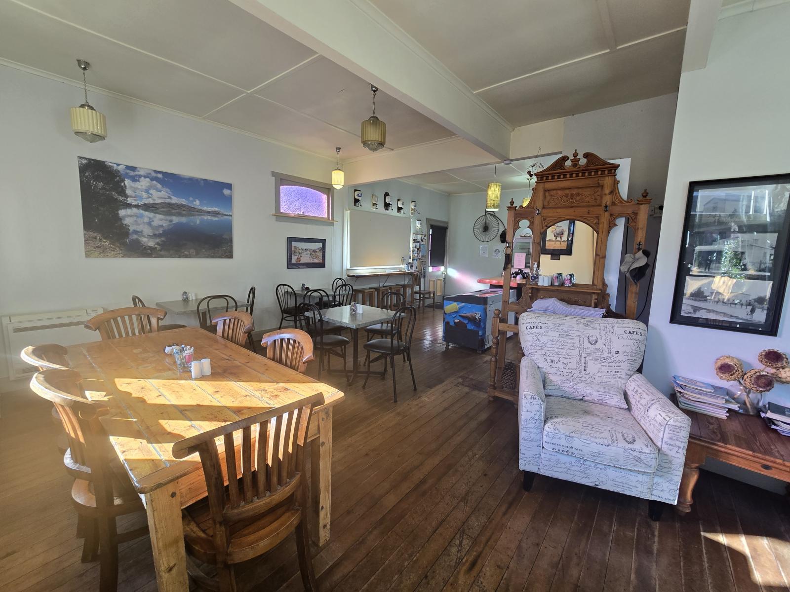 23-27 Campbell Street -    The Flying Pig, Duntroon